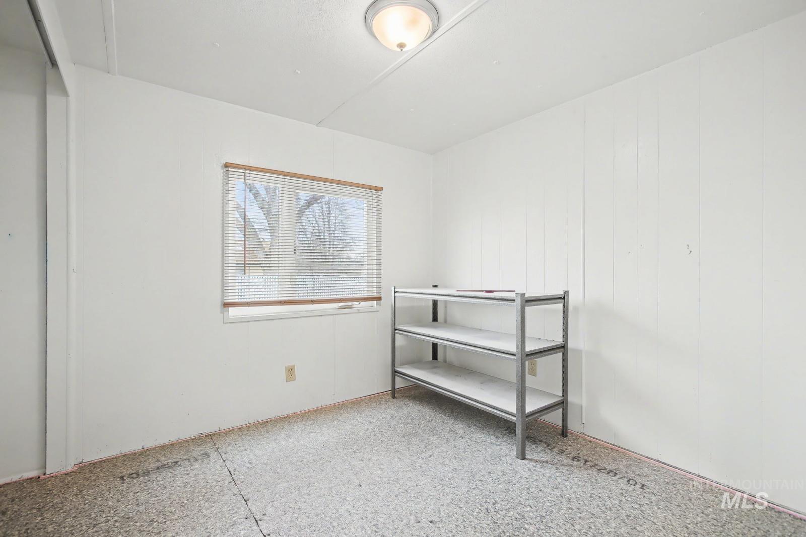 924 Vista Ave, Lewiston, Idaho 83501, 2 Bedrooms, 1 Bathroom, Residential For Sale, Price $44,900,MLS 98978731