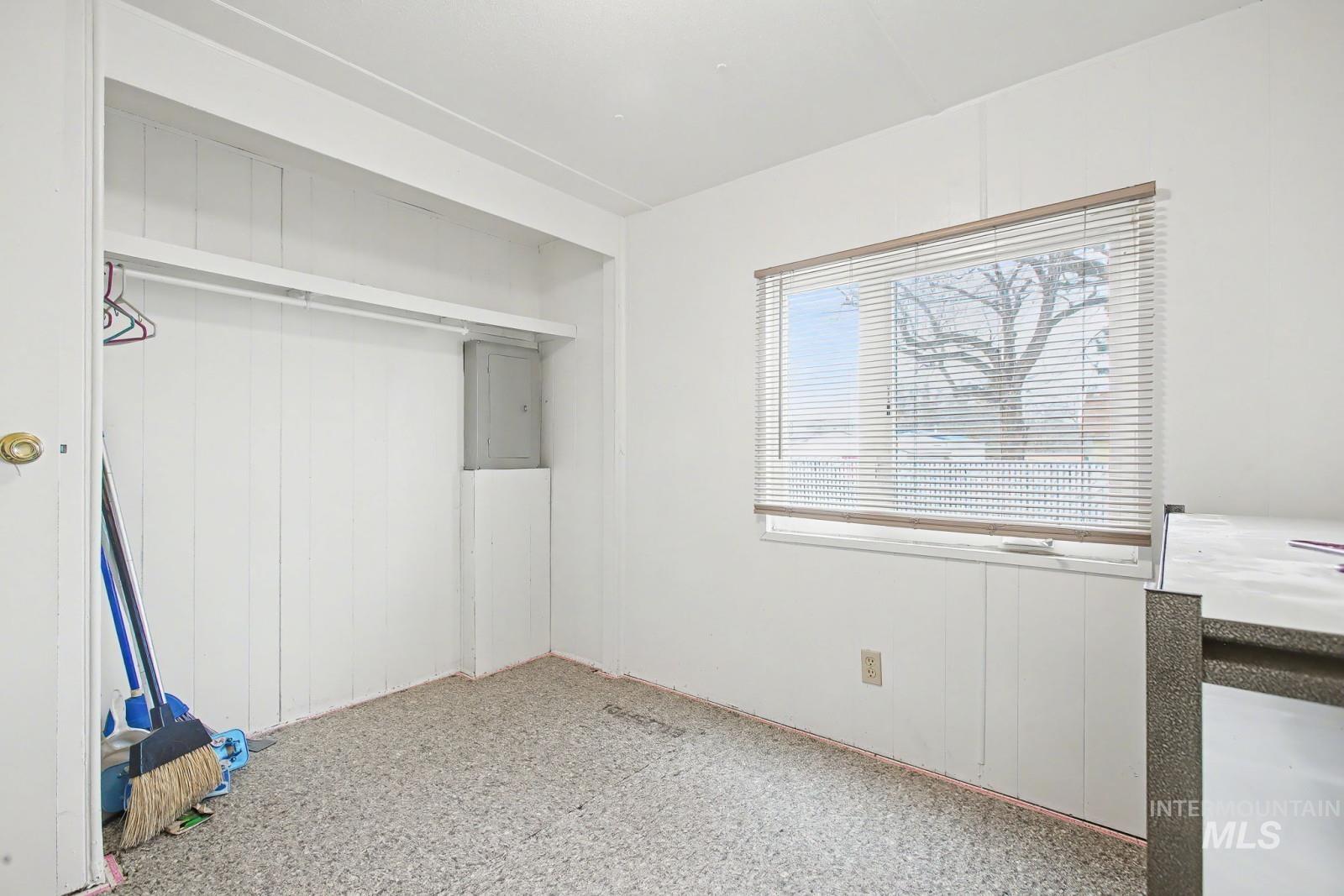 924 Vista Ave, Lewiston, Idaho 83501, 2 Bedrooms, 1 Bathroom, Residential For Sale, Price $44,900,MLS 98978731