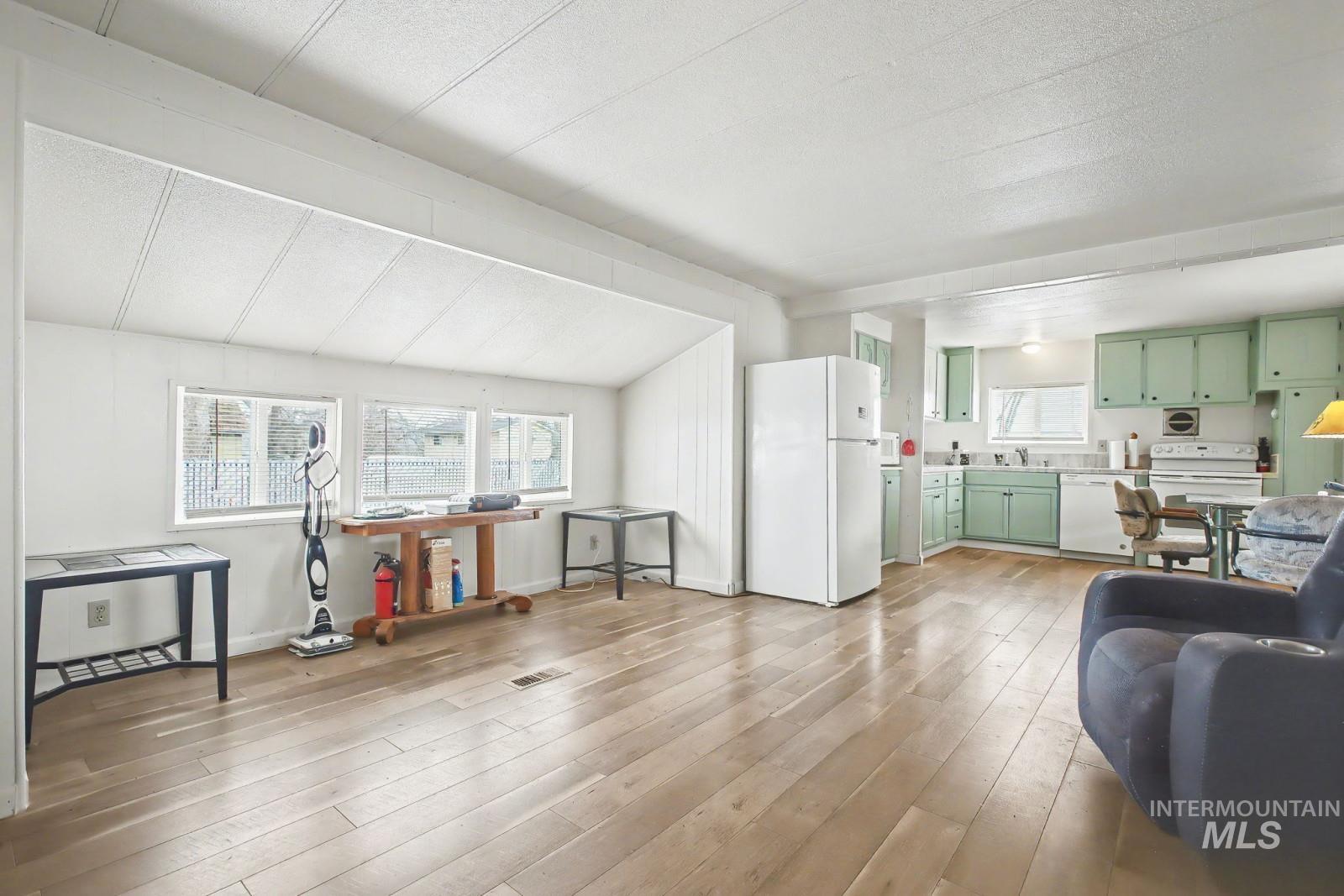 924 Vista Ave, Lewiston, Idaho 83501, 2 Bedrooms, 1 Bathroom, Residential For Sale, Price $44,900,MLS 98978731