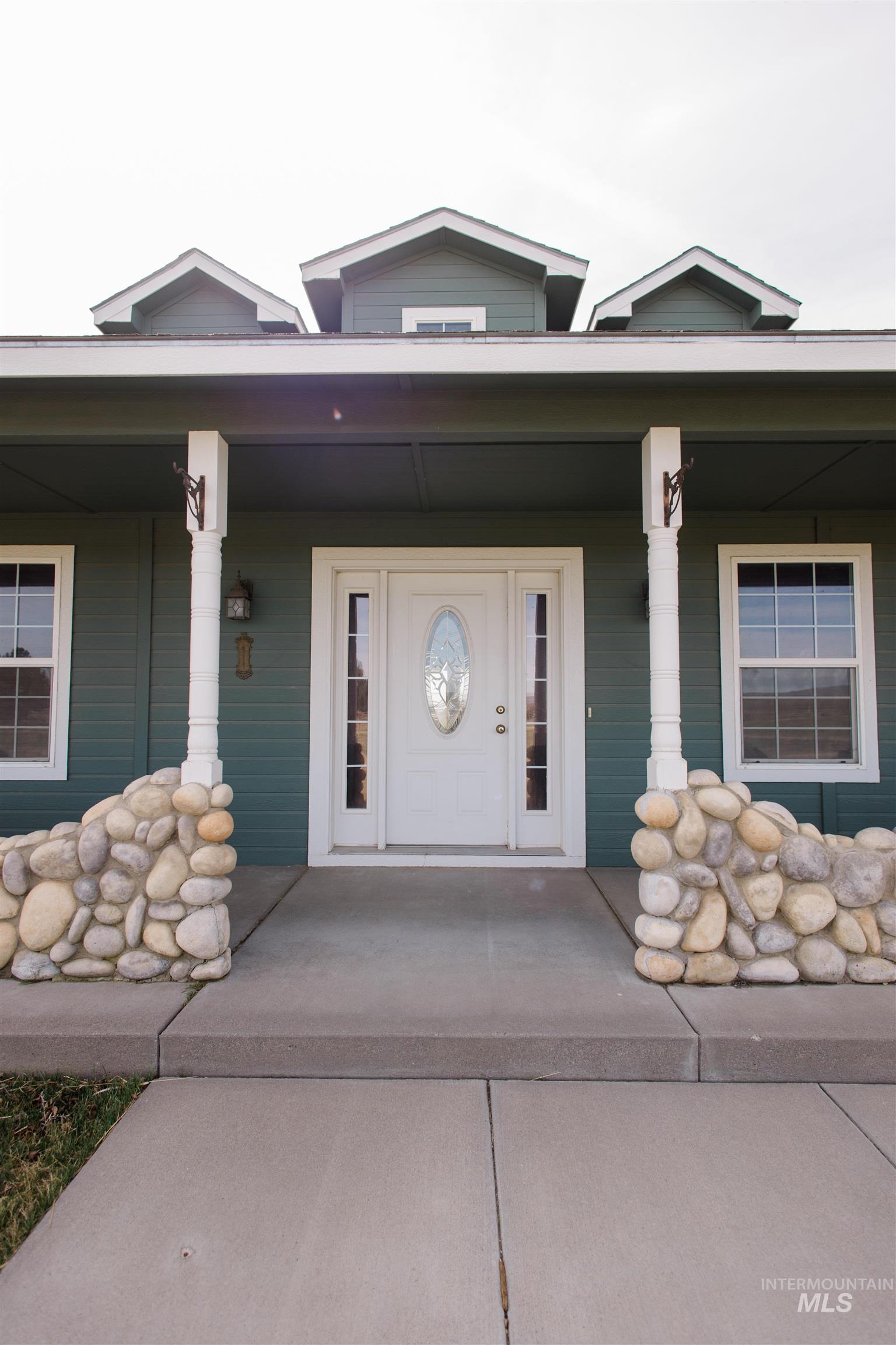 1571 SE Hamilton Rd, Mountain Home, Idaho 83647, 3 Bedrooms, 2.5 Bathrooms, Residential For Sale, Price $699,900, 98978733