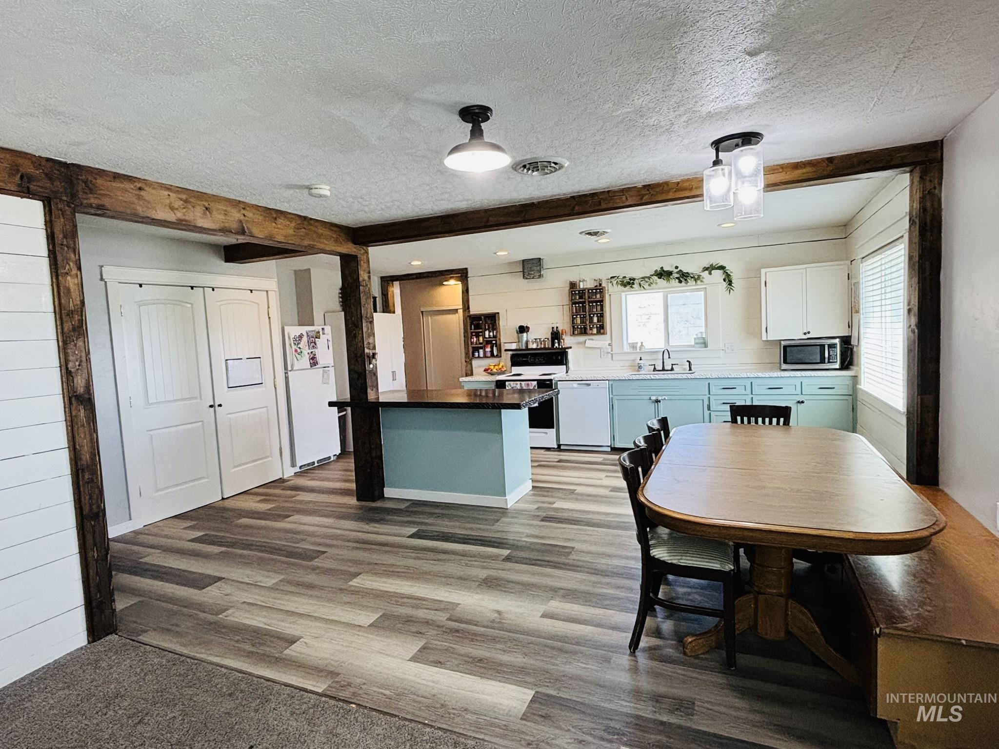 802 S 9th St, Rupert, Idaho 83350, 4 Bedrooms, 2 Bathrooms, Residential For Sale, Price $397,000, 98978734