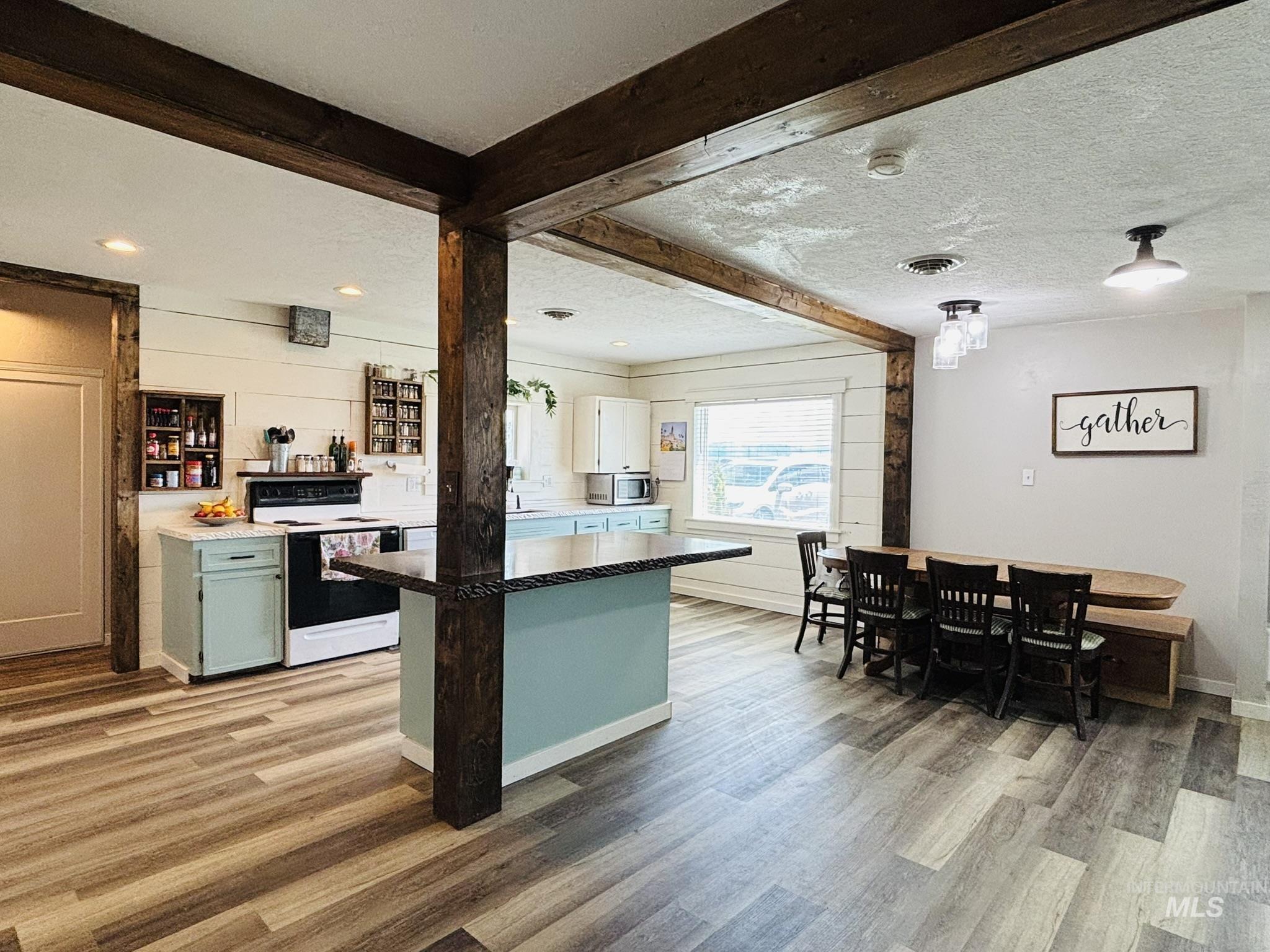 802 S 9th St, Rupert, Idaho 83350, 4 Bedrooms, 2 Bathrooms, Residential For Sale, Price $397,000, 98978734