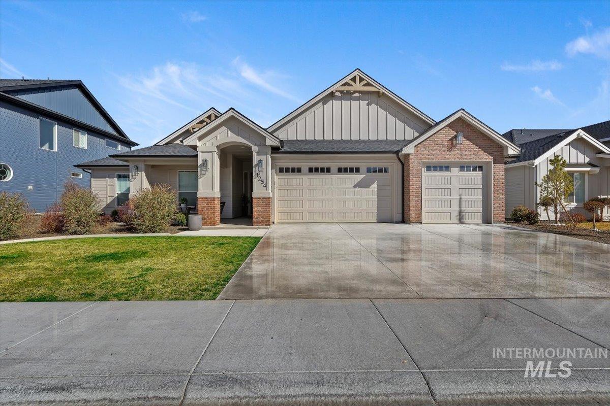 1254 W Tenzing, Nampa, Idaho 83686, 3 Bedrooms, 2.5 Bathrooms, Residential For Sale, Price $719,900,MLS 98978735