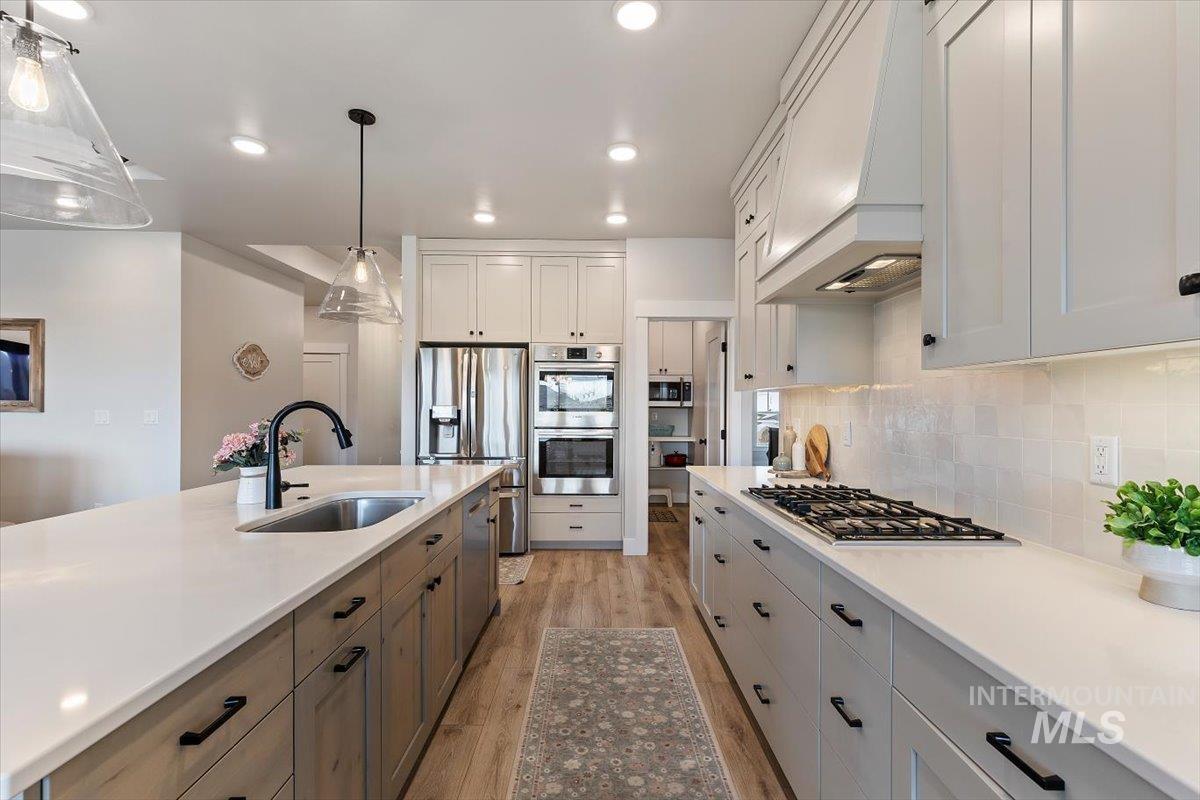 1254 W Tenzing, Nampa, Idaho 83686, 3 Bedrooms, 2.5 Bathrooms, Residential For Sale, Price $719,900,MLS 98978735