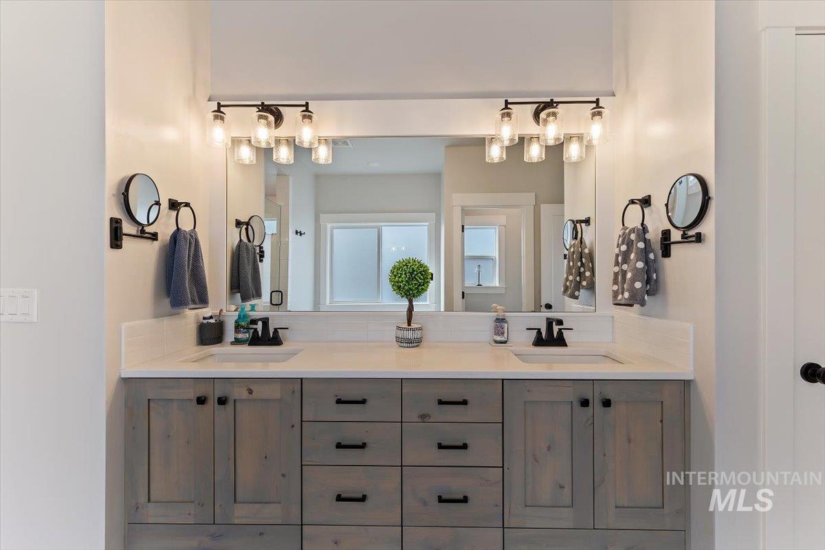 1254 W Tenzing, Nampa, Idaho 83686, 3 Bedrooms, 2.5 Bathrooms, Residential For Sale, Price $719,900,MLS 98978735