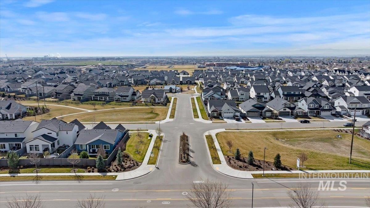 10378 Loneleaf Dr, Nampa, Idaho 83687, 4 Bedrooms, 2.5 Bathrooms, Residential For Sale, Price $599,900,MLS 98978739