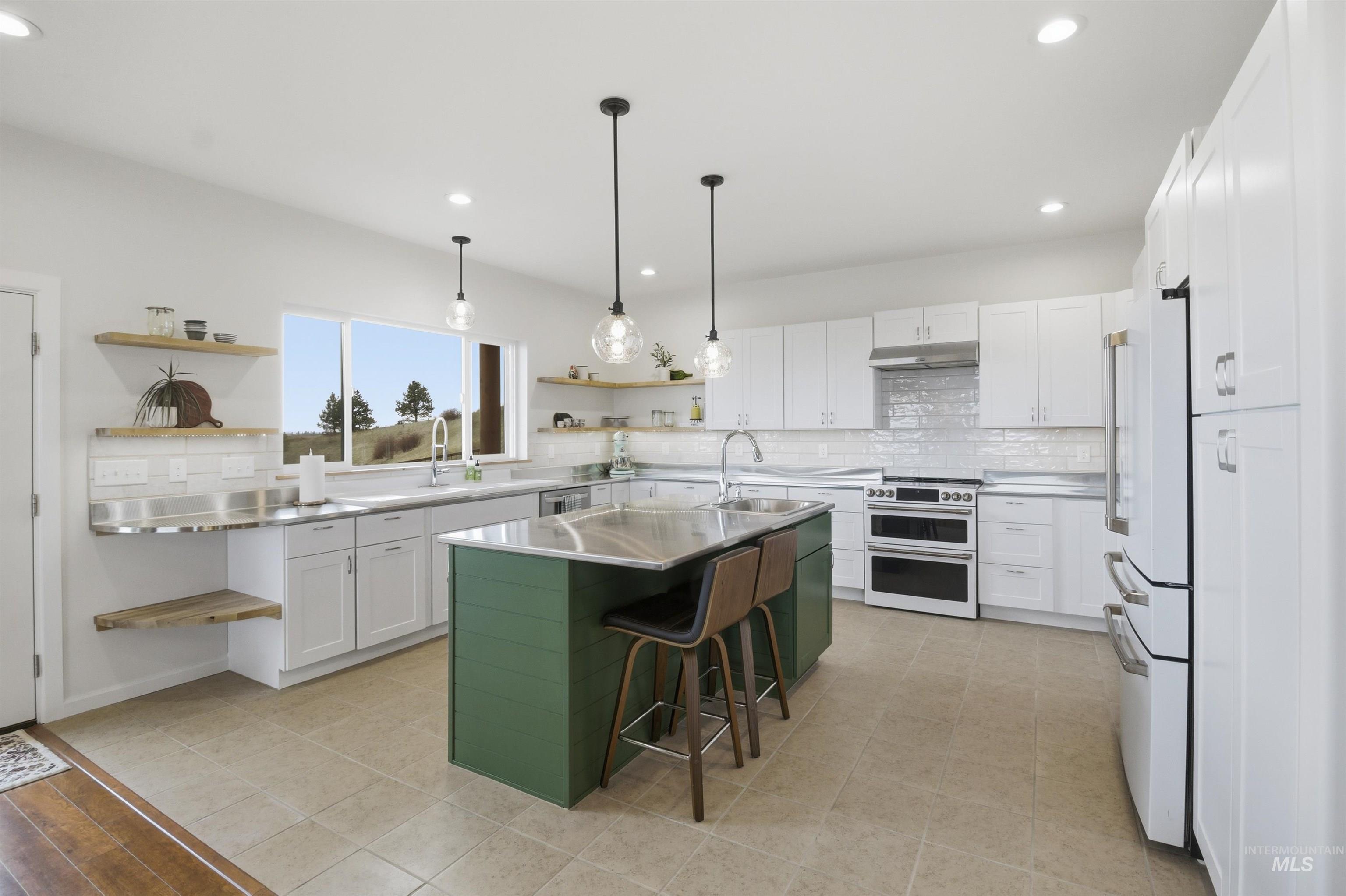 1003 Katnook Ln, Moscow, Idaho 83843, 5 Bedrooms, 4 Bathrooms, Residential For Sale, Price $1,385,000,MLS 98978740