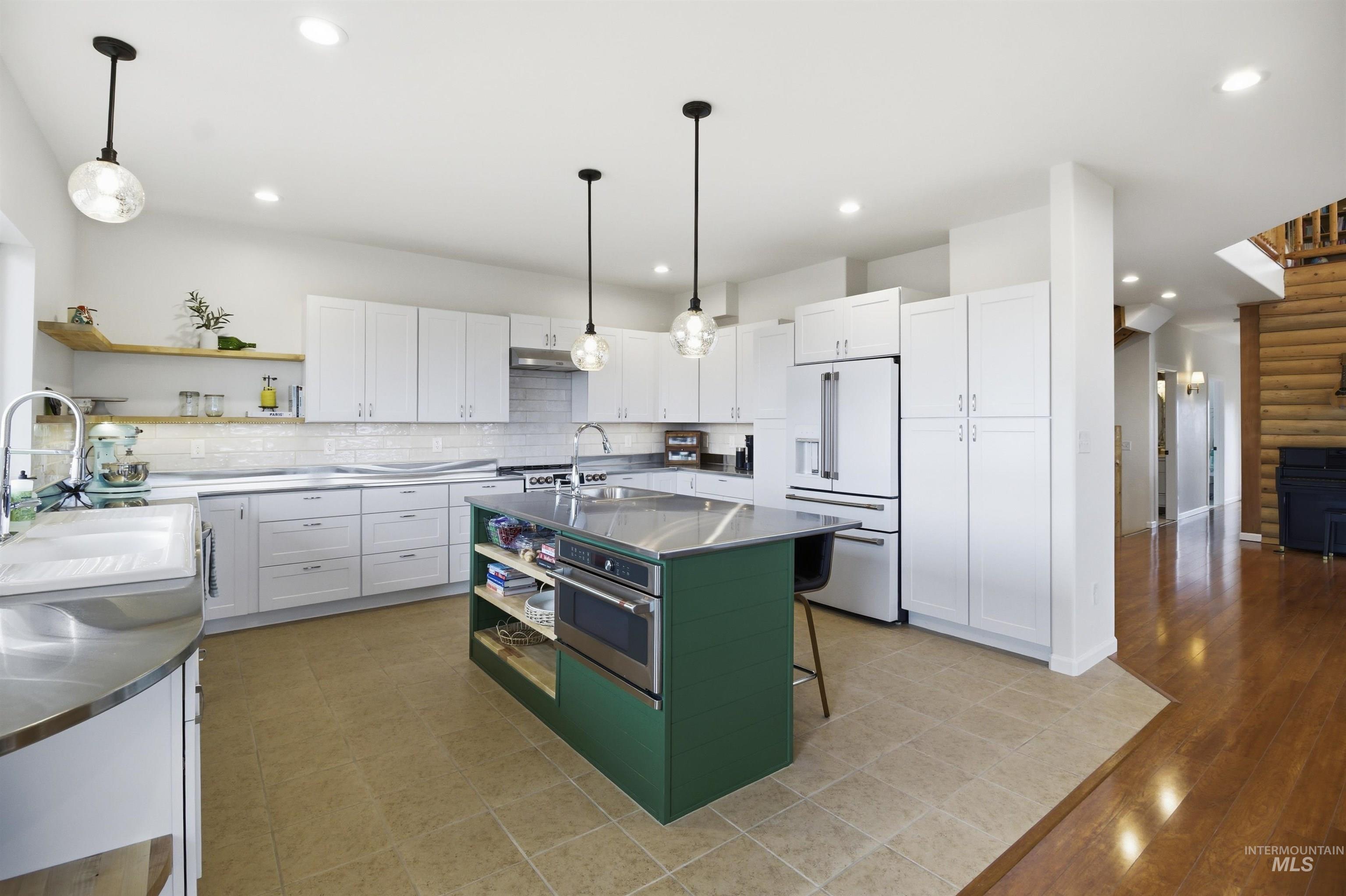 1003 Katnook Ln, Moscow, Idaho 83843, 5 Bedrooms, 4 Bathrooms, Residential For Sale, Price $1,385,000,MLS 98978740