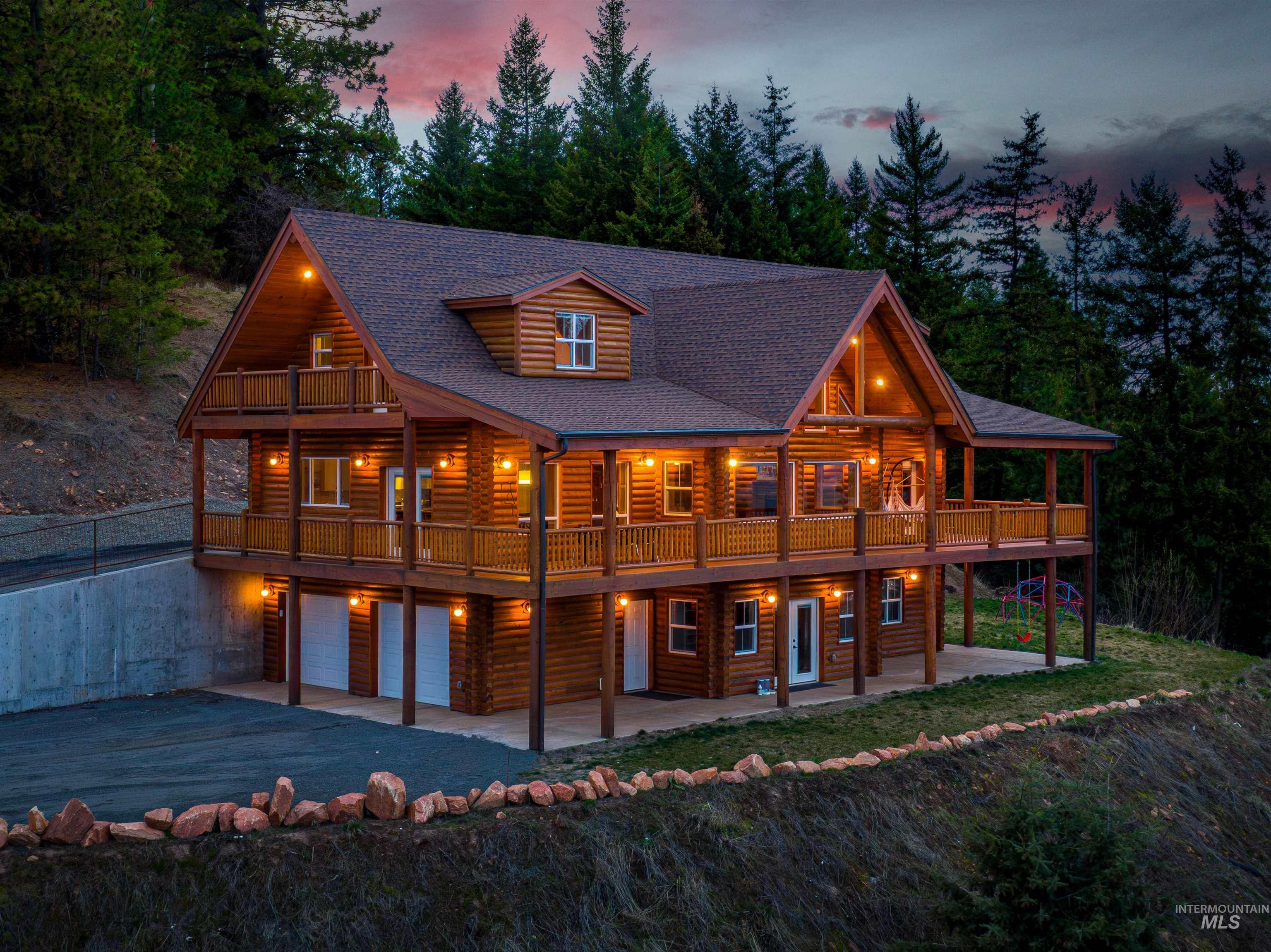 1003 Katnook Ln, Moscow, Idaho 83843, 5 Bedrooms, 4 Bathrooms, Residential For Sale, Price $1,385,000,MLS 98978740