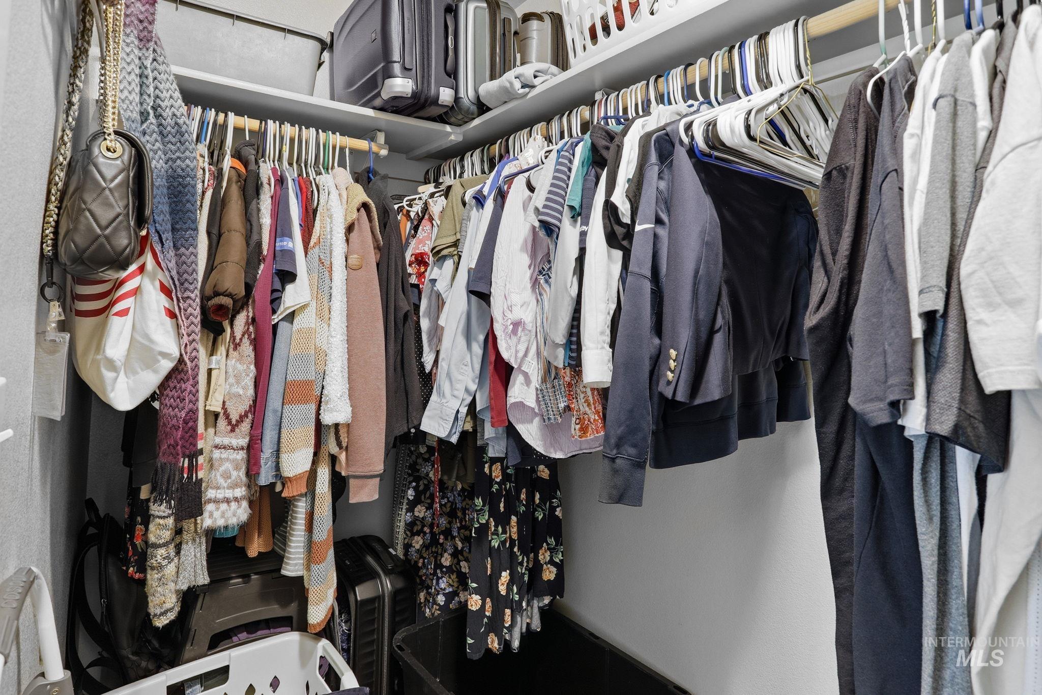 6924 E Greens Dr, Nampa, Idaho 83687, 3 Bedrooms, 3 Bathrooms, Residential For Sale, Price $455,000,MLS 98978742