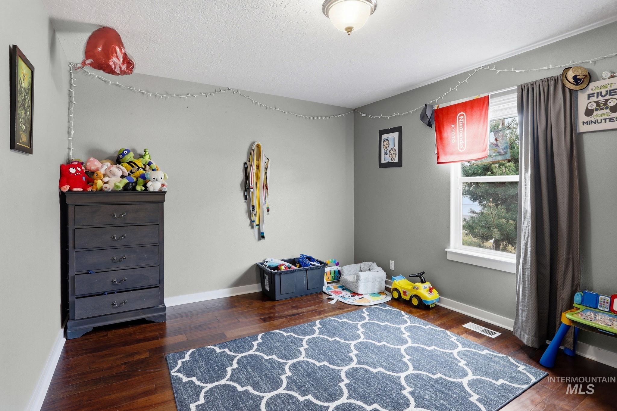 6924 E Greens Dr, Nampa, Idaho 83687, 3 Bedrooms, 3 Bathrooms, Residential For Sale, Price $455,000,MLS 98978742