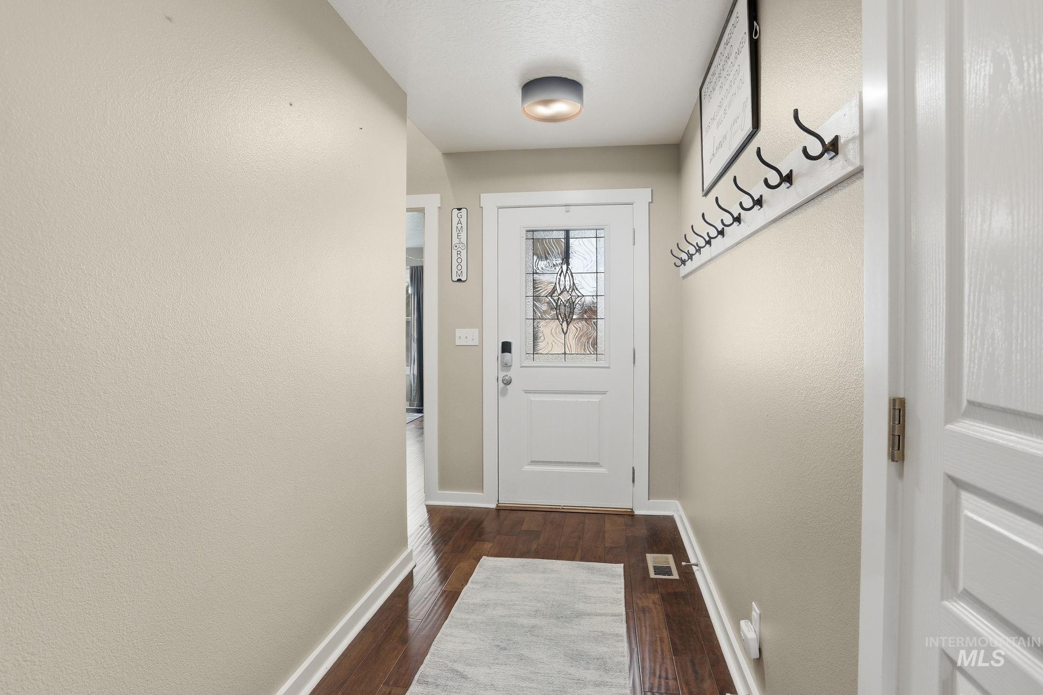 6924 E Greens Dr, Nampa, Idaho 83687, 3 Bedrooms, 3 Bathrooms, Residential For Sale, Price $455,000,MLS 98978742