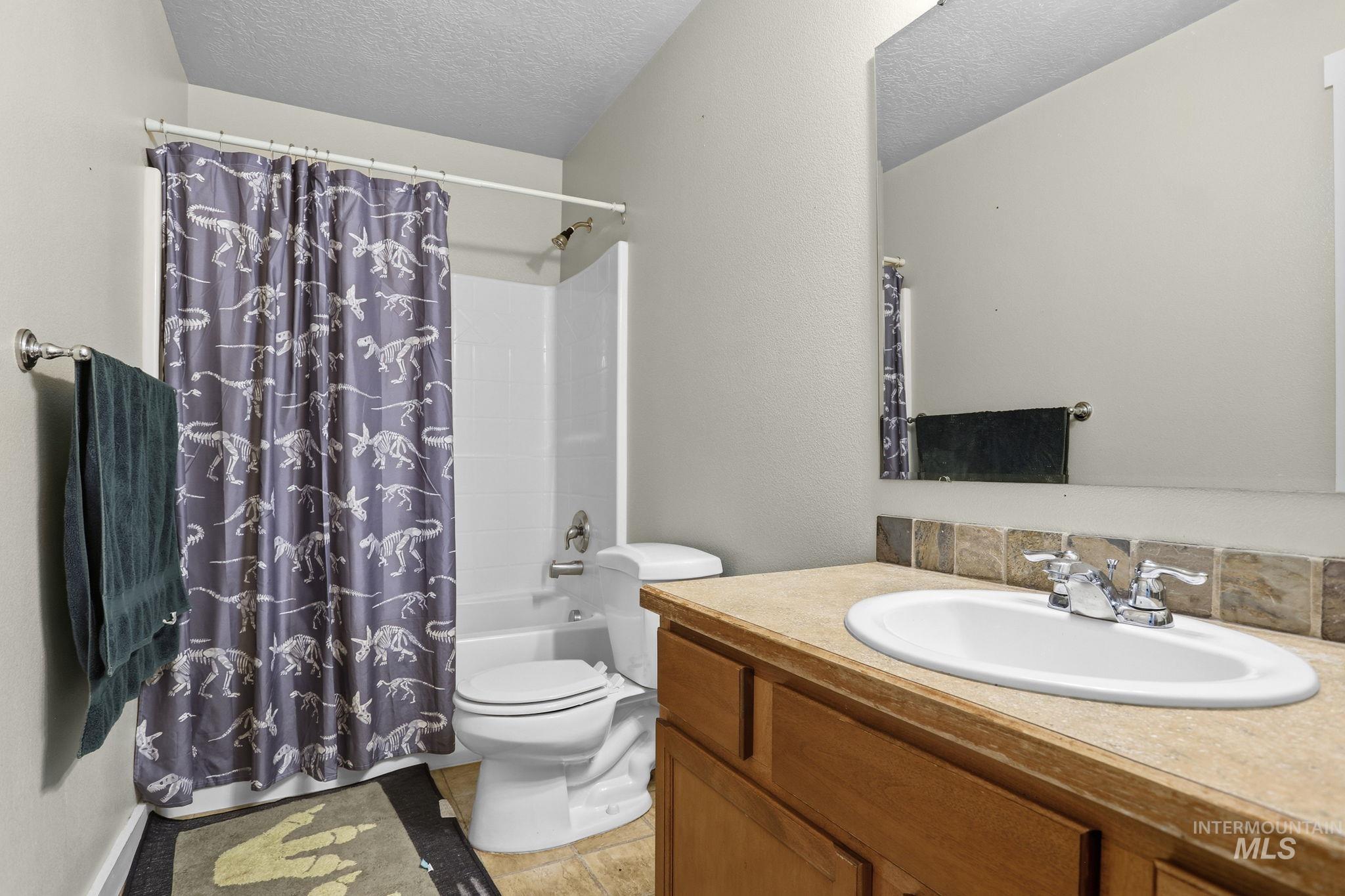 6924 E Greens Dr, Nampa, Idaho 83687, 3 Bedrooms, 3 Bathrooms, Residential For Sale, Price $455,000,MLS 98978742