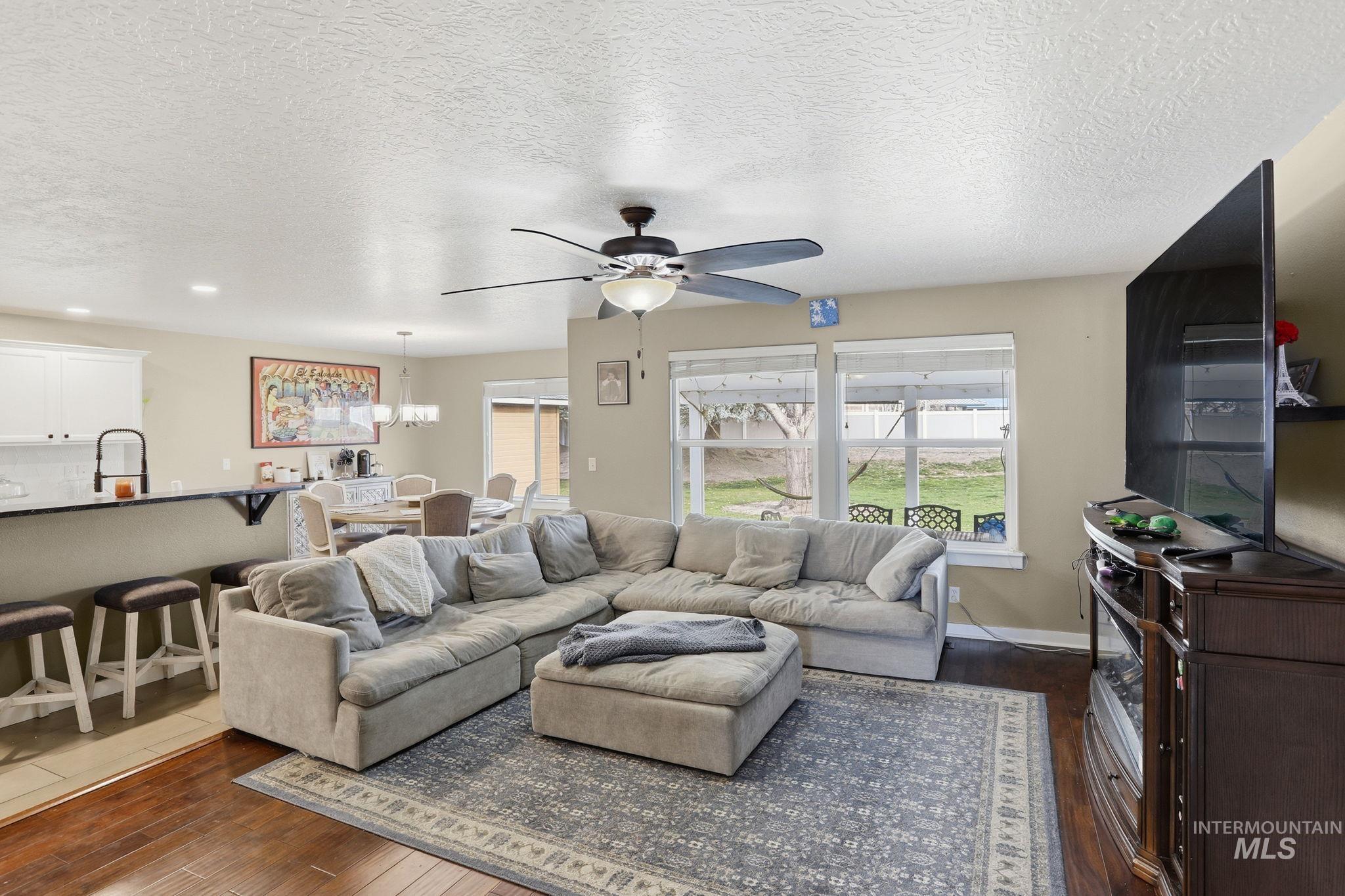 6924 E Greens Dr, Nampa, Idaho 83687, 3 Bedrooms, 3 Bathrooms, Residential For Sale, Price $455,000,MLS 98978742