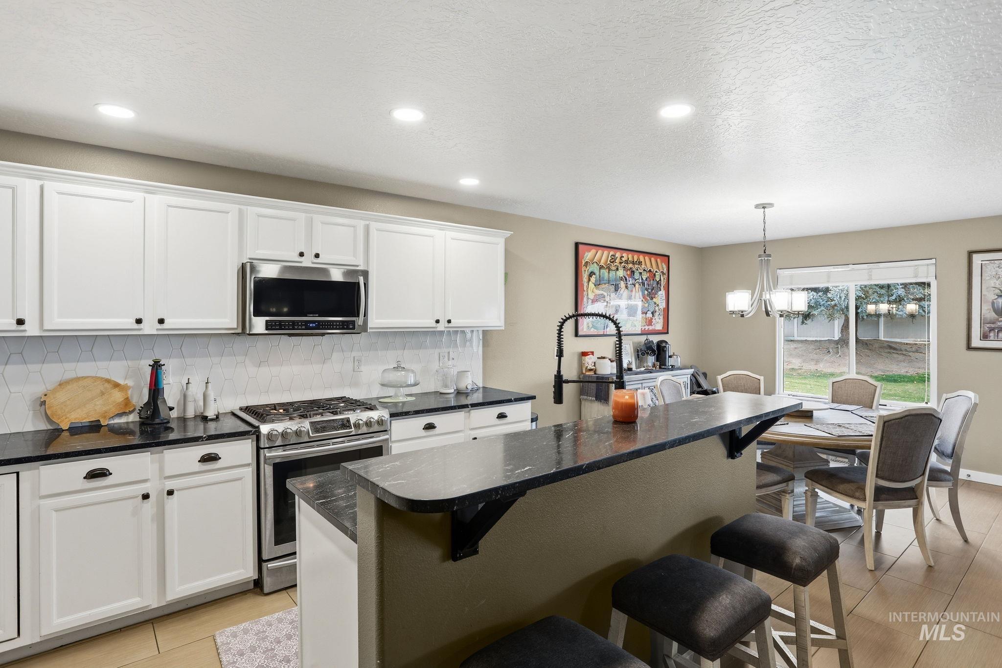 6924 E Greens Dr, Nampa, Idaho 83687, 3 Bedrooms, 3 Bathrooms, Residential For Sale, Price $455,000,MLS 98978742