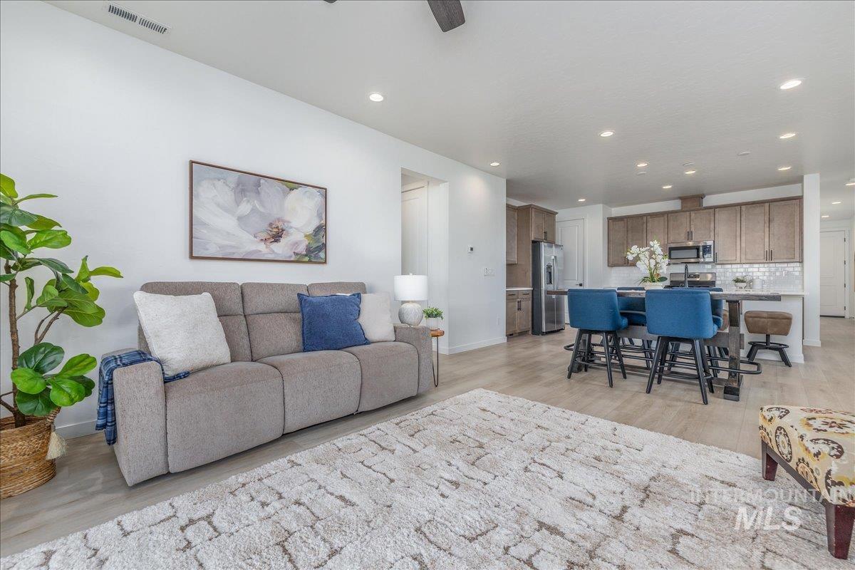 1218 Stirling Meadows Ct, Middleton, Idaho 83644-1182, 4 Bedrooms, 3.5 Bathrooms, Residential For Sale, Price $699,700, 98978745