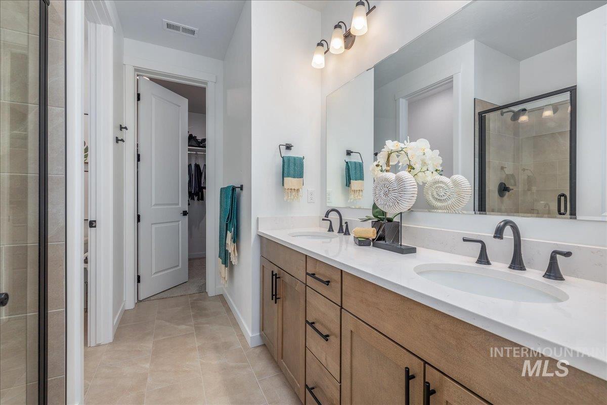 1218 Stirling Meadows Ct, Middleton, Idaho 83644-1182, 4 Bedrooms, 3.5 Bathrooms, Residential For Sale, Price $699,700, 98978745