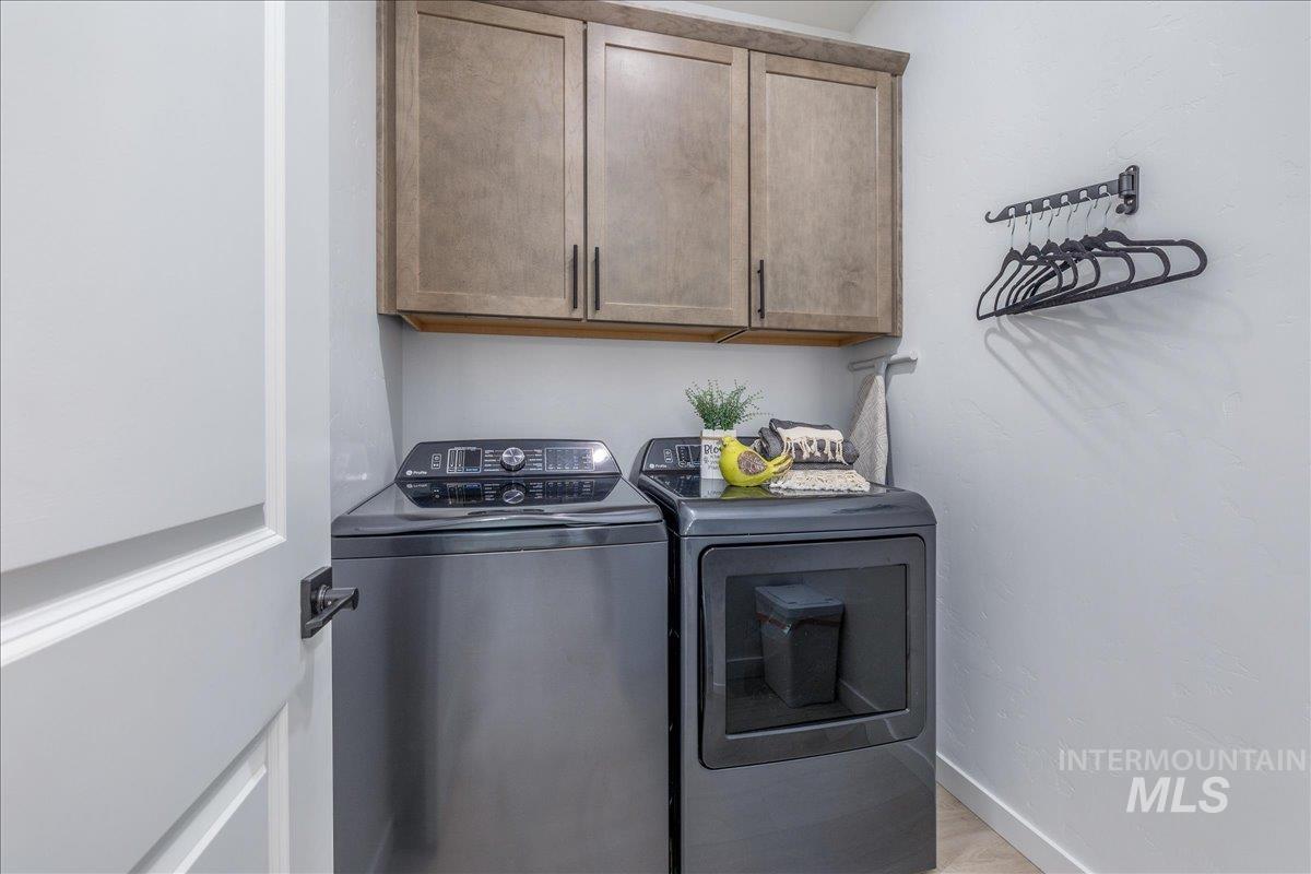 1218 Stirling Meadows Ct, Middleton, Idaho 83644-1182, 4 Bedrooms, 3.5 Bathrooms, Residential For Sale, Price $699,700, 98978745