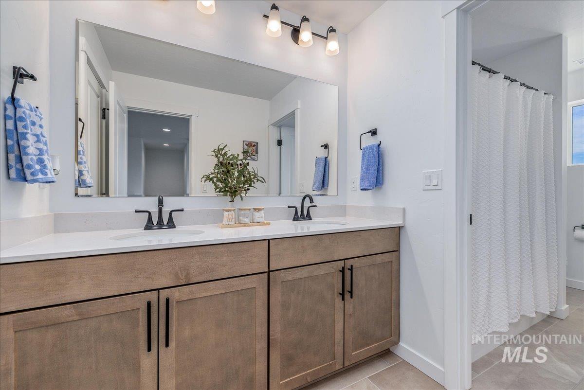 1218 Stirling Meadows Ct, Middleton, Idaho 83644-1182, 4 Bedrooms, 3.5 Bathrooms, Residential For Sale, Price $699,700, 98978745