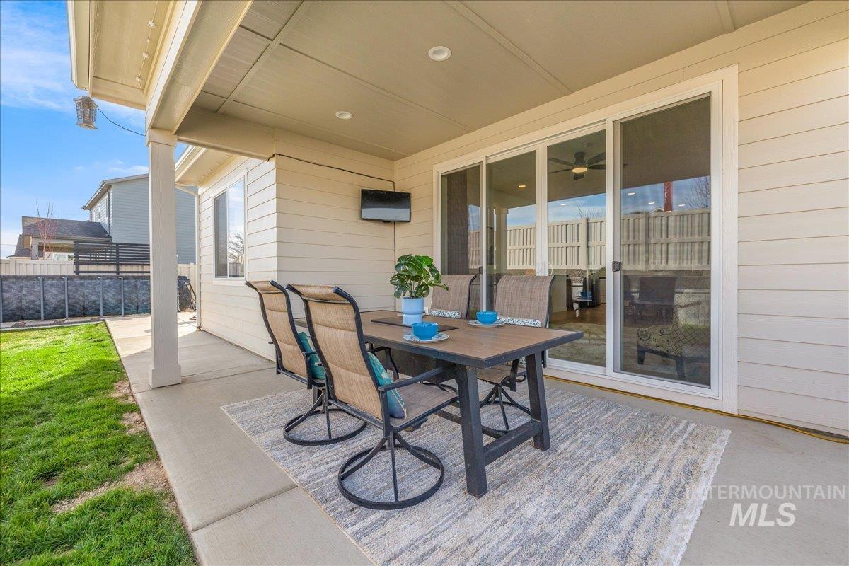 1218 Stirling Meadows Ct, Middleton, Idaho 83644-1182, 4 Bedrooms, 3.5 Bathrooms, Residential For Sale, Price $699,700, 98978745