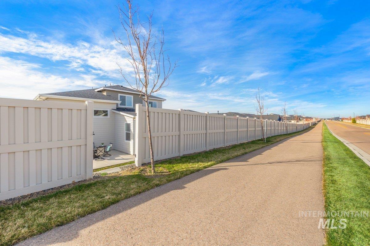 1218 Stirling Meadows Ct, Middleton, Idaho 83644-1182, 4 Bedrooms, 3.5 Bathrooms, Residential For Sale, Price $699,700, 98978745