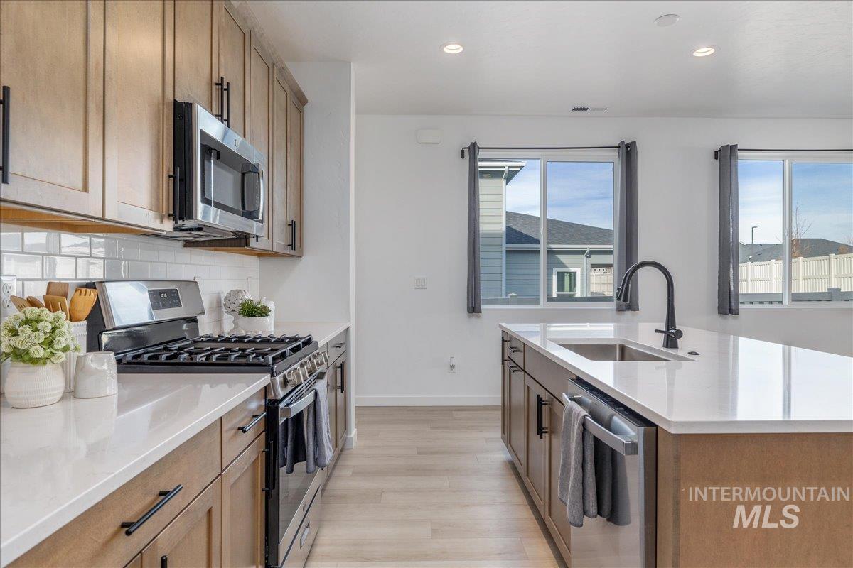 1218 Stirling Meadows Ct, Middleton, Idaho 83644-1182, 4 Bedrooms, 3.5 Bathrooms, Residential For Sale, Price $699,700, 98978745