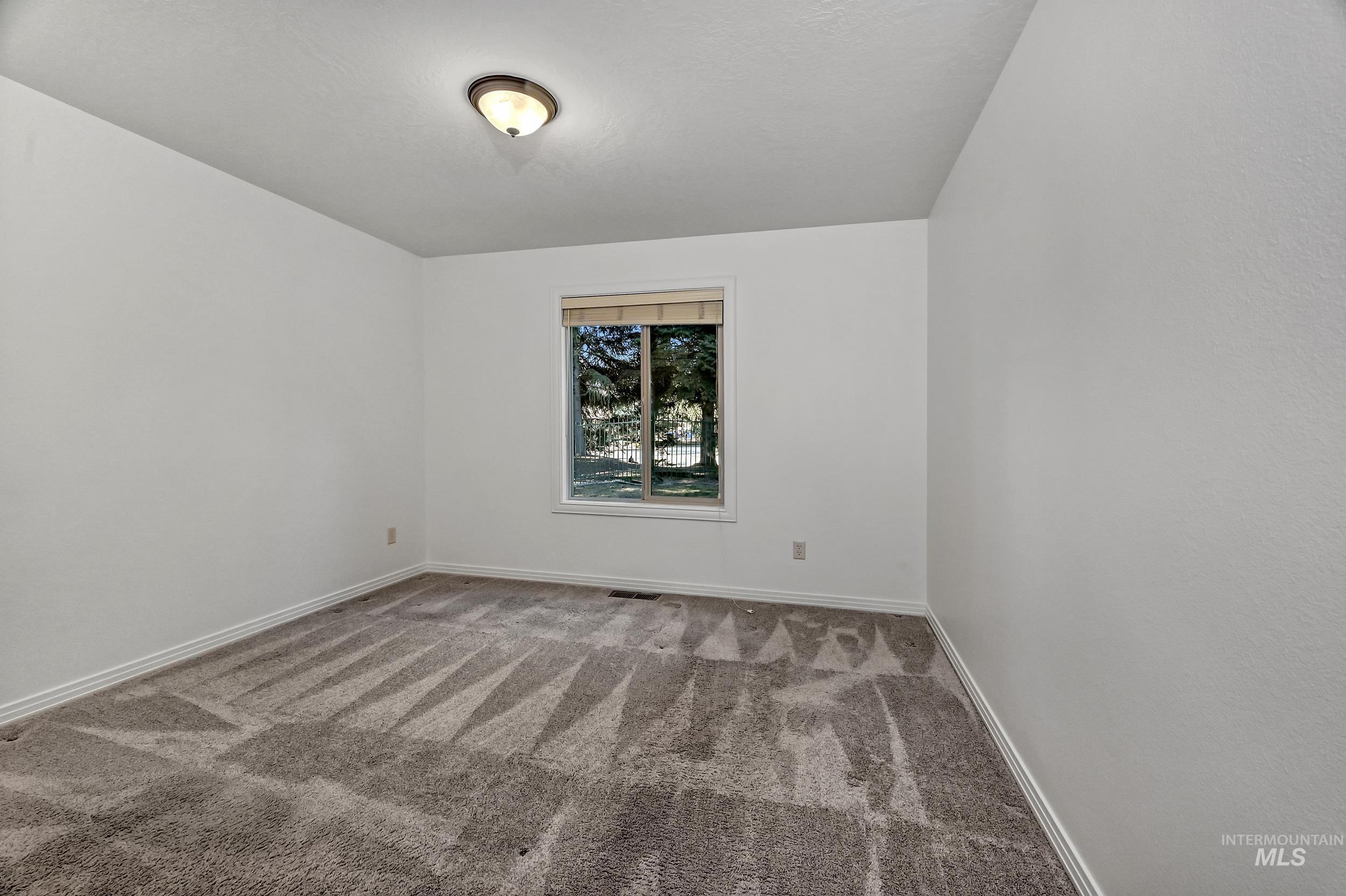 6029 N Taylor Creek, Boise, Idaho 83714, 3 Bedrooms, 2 Bathrooms, Residential For Sale, Price $599,900, 98978746