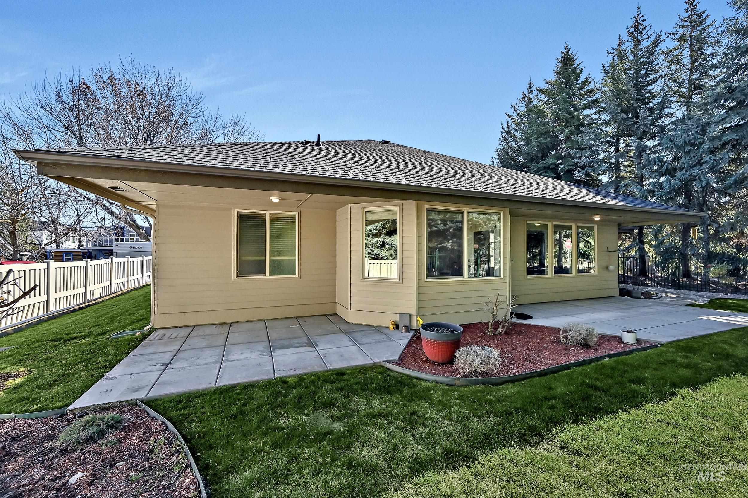 6029 N Taylor Creek, Boise, Idaho 83714, 3 Bedrooms, 2 Bathrooms, Residential For Sale, Price $599,900, 98978746