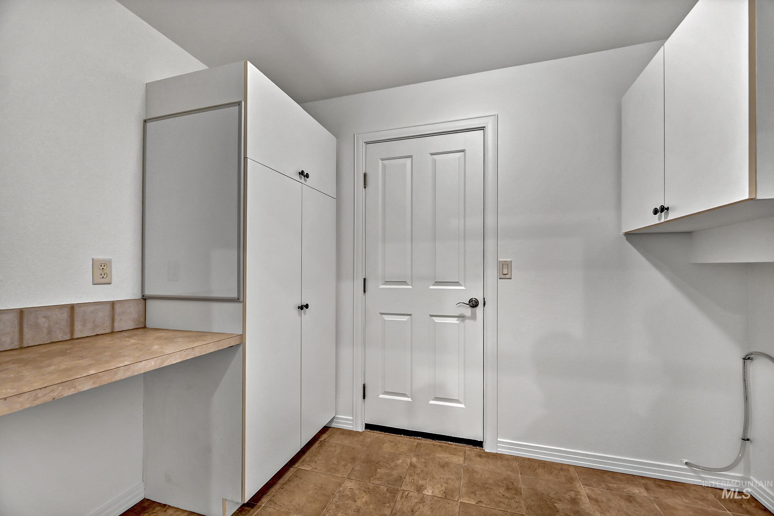 6029 N Taylor Creek, Boise, Idaho 83714, 3 Bedrooms, 2 Bathrooms, Residential For Sale, Price $599,900, 98978746