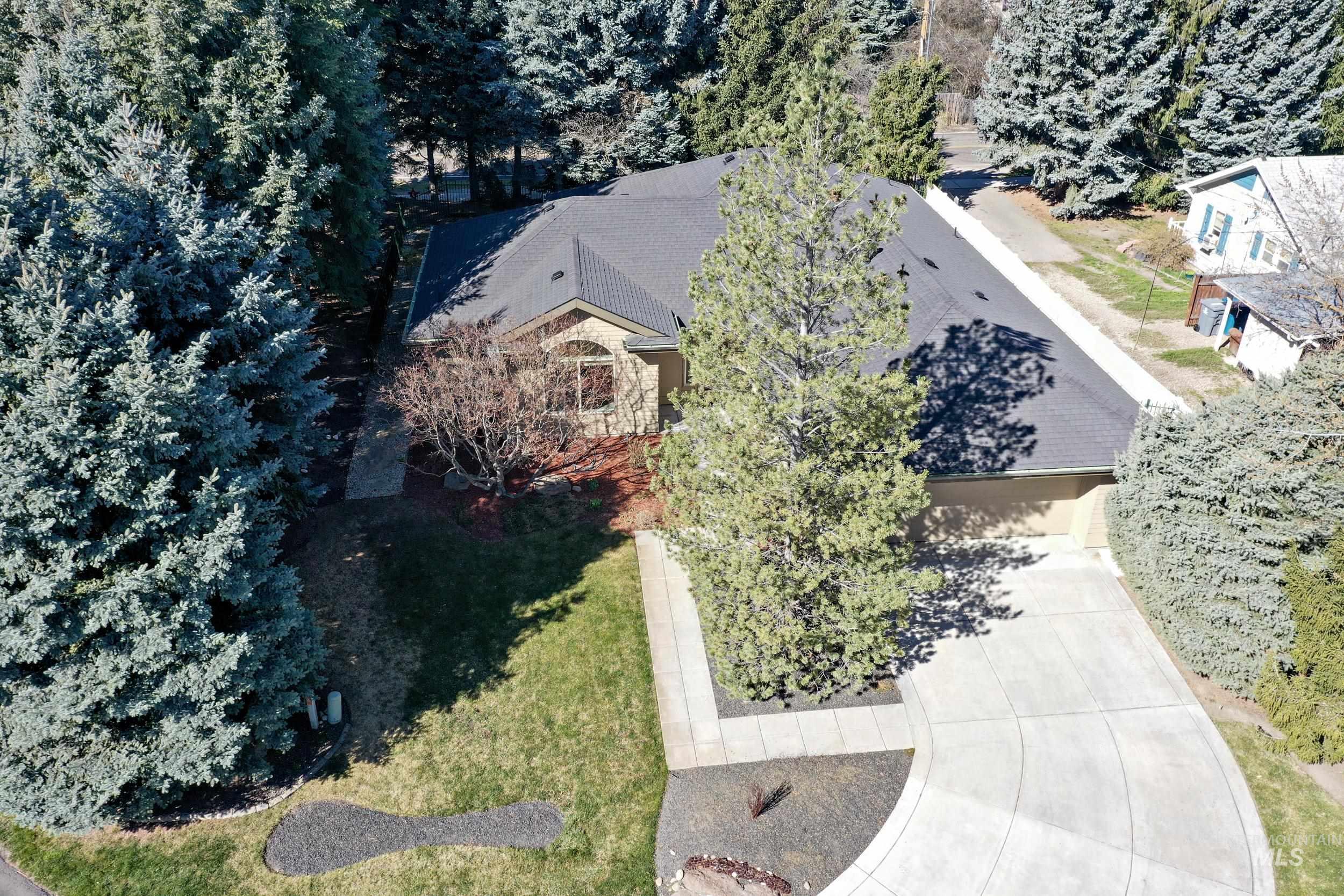 6029 N Taylor Creek, Boise, Idaho 83714, 3 Bedrooms, 2 Bathrooms, Residential For Sale, Price $599,900, 98978746