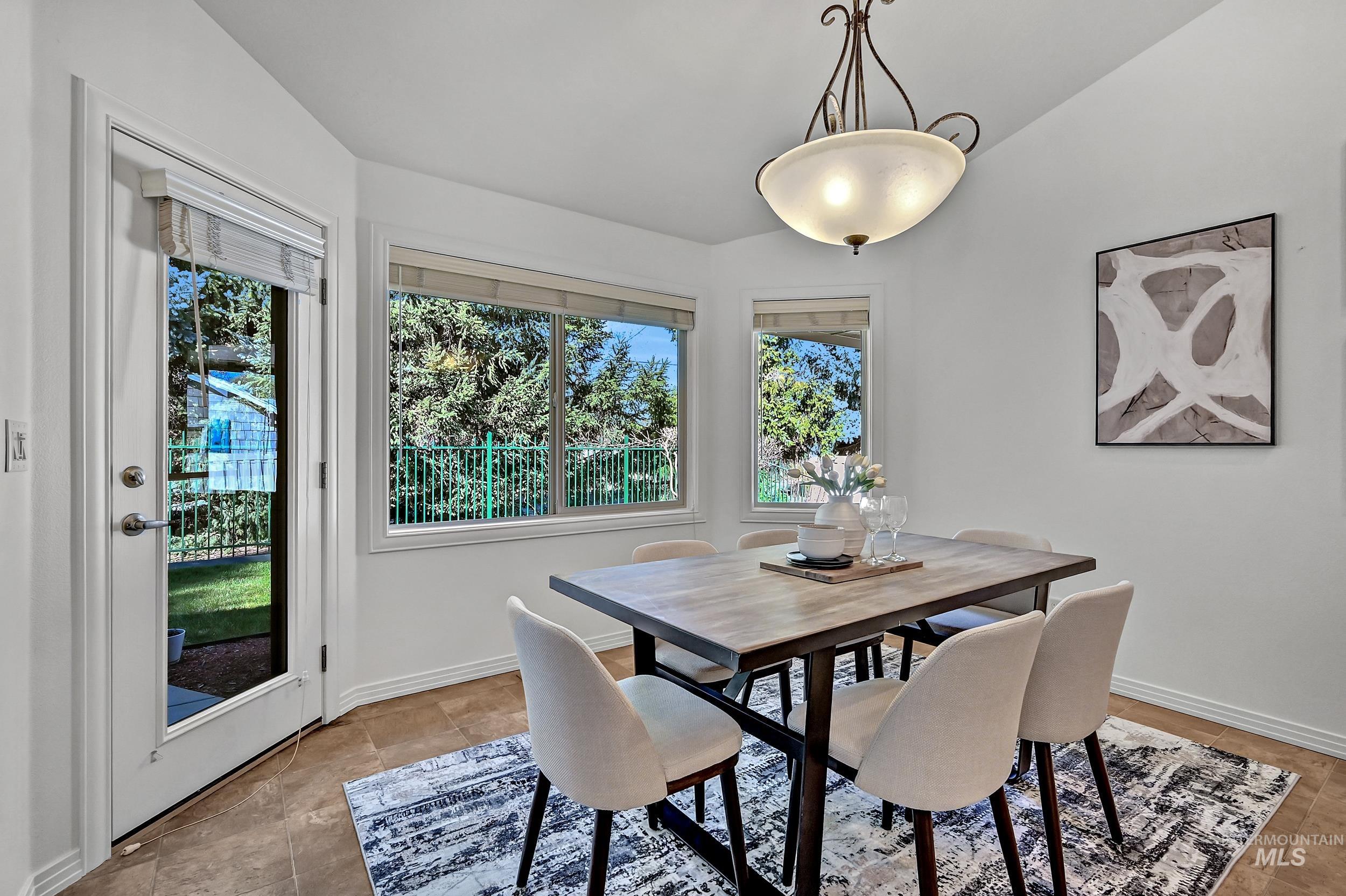 6029 N Taylor Creek, Boise, Idaho 83714, 3 Bedrooms, 2 Bathrooms, Residential For Sale, Price $599,900, 98978746