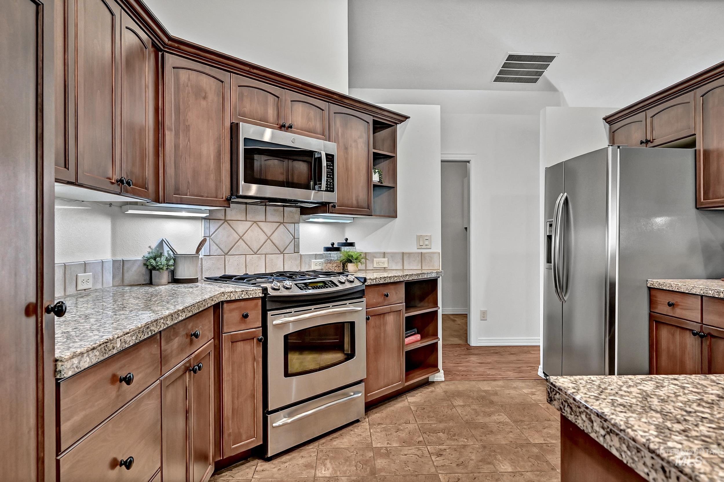 6029 N Taylor Creek, Boise, Idaho 83714, 3 Bedrooms, 2 Bathrooms, Residential For Sale, Price $599,900, 98978746