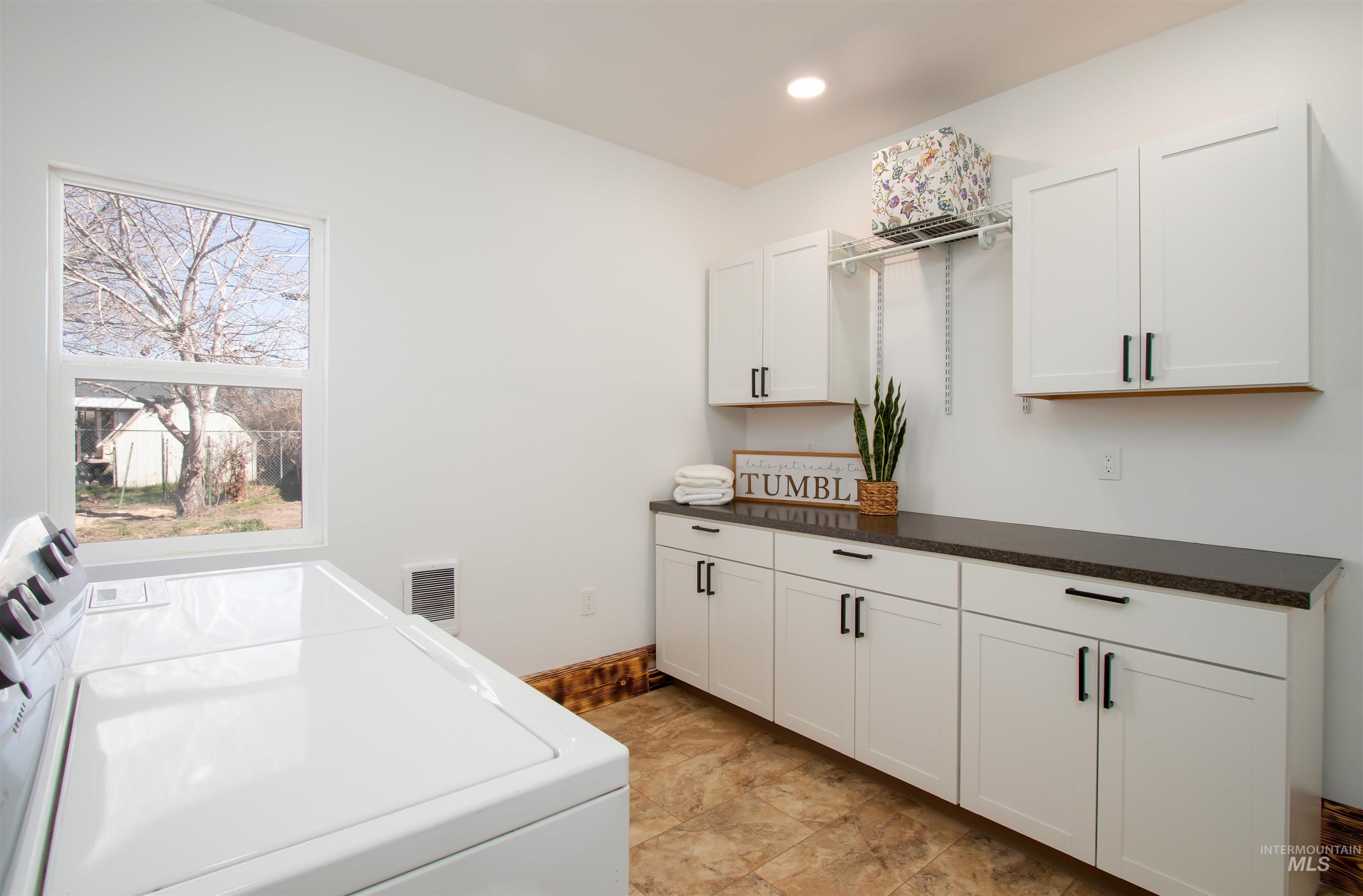 775 S 13th, Mountain Home, Idaho 83647, 3 Bedrooms, 1 Bathroom, Residential For Sale, Price $279,000, 98978752