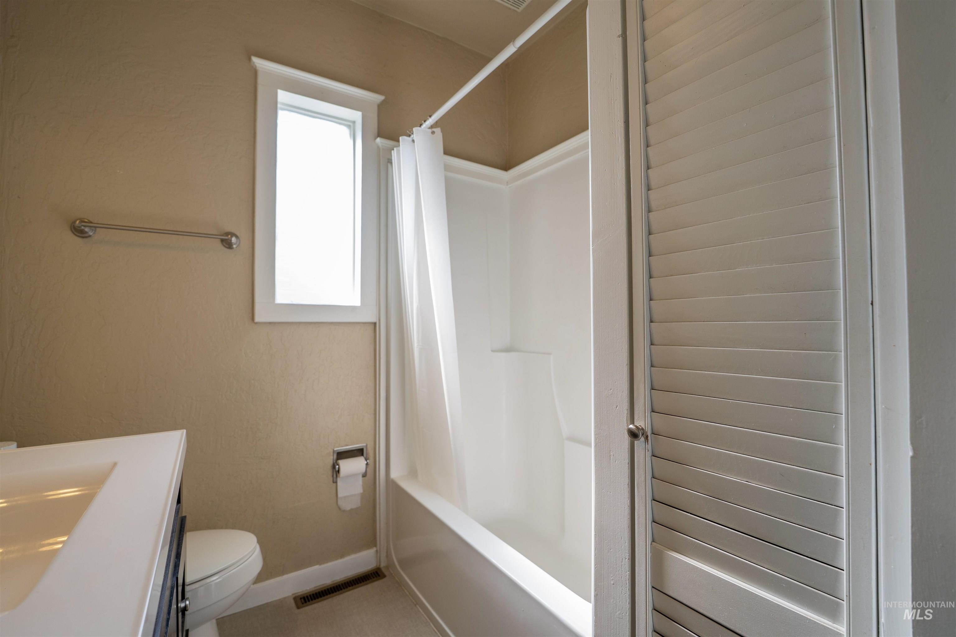 820 11th ave south, Nampa, Idaho 83651, 2 Bedrooms, 2 Bathrooms, Residential For Sale, Price $329,900, 98978757