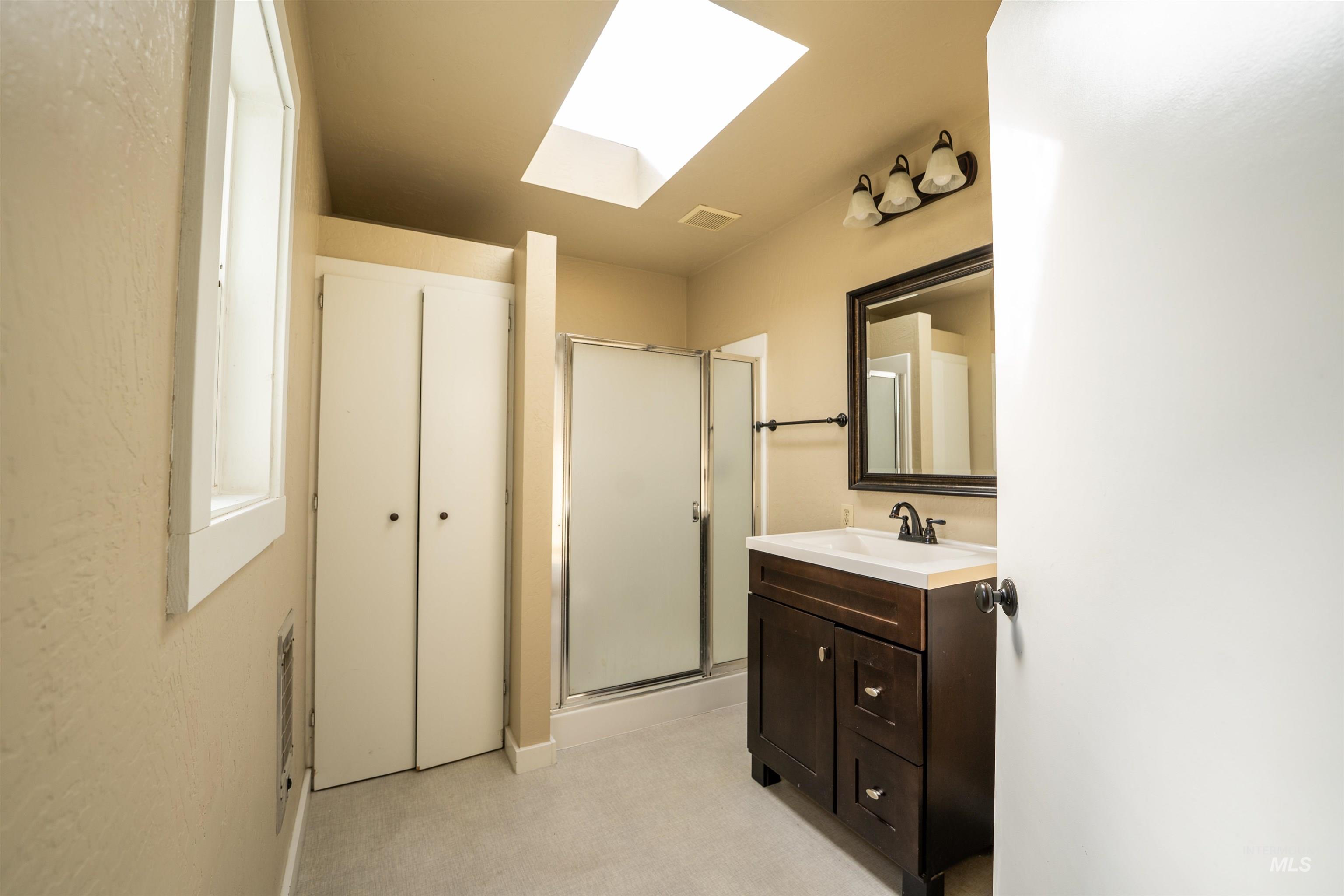 820 11th ave south, Nampa, Idaho 83651, 2 Bedrooms, 2 Bathrooms, Residential For Sale, Price $329,900, 98978757