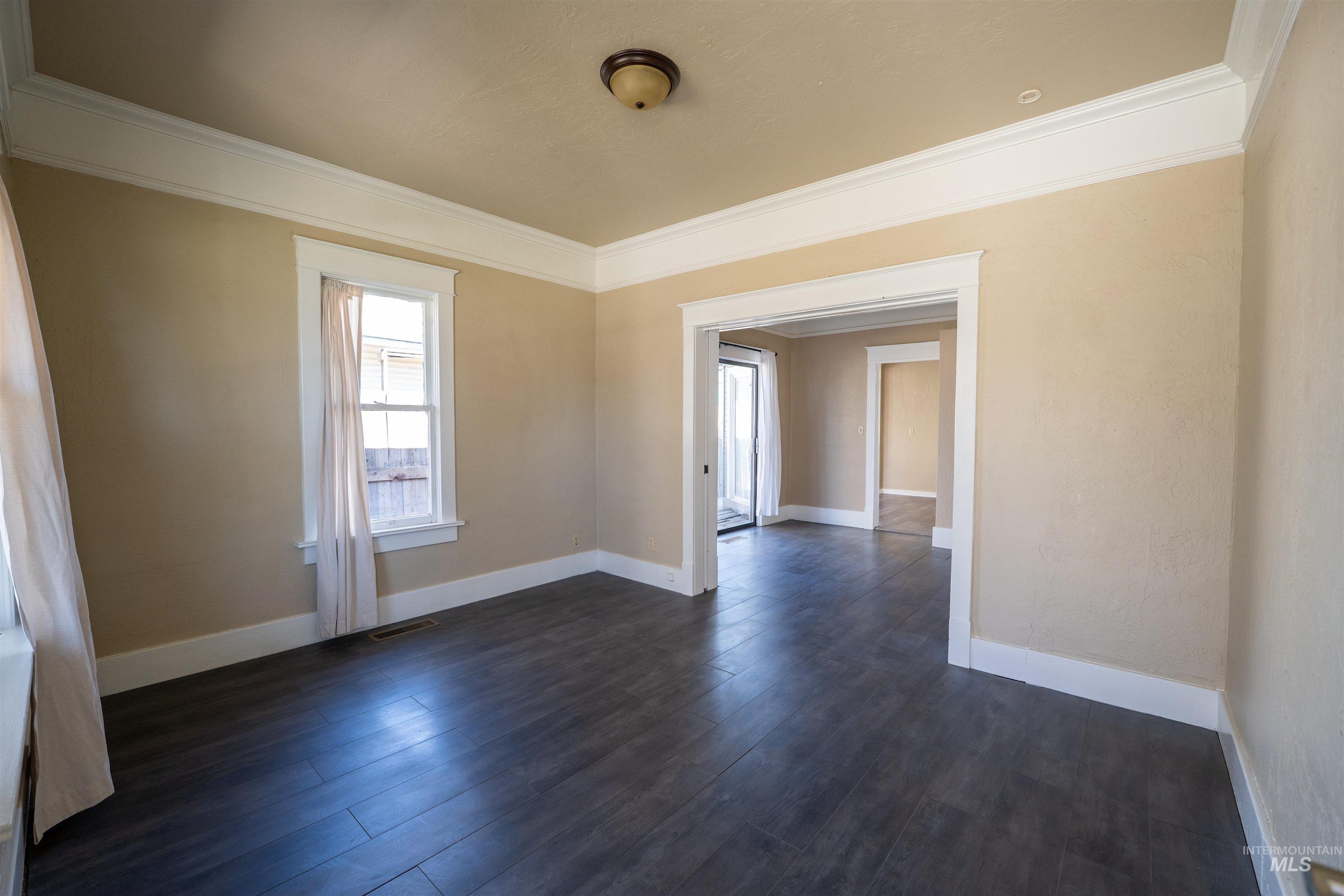 820 11th ave south, Nampa, Idaho 83651, 2 Bedrooms, 2 Bathrooms, Residential For Sale, Price $329,900, 98978757