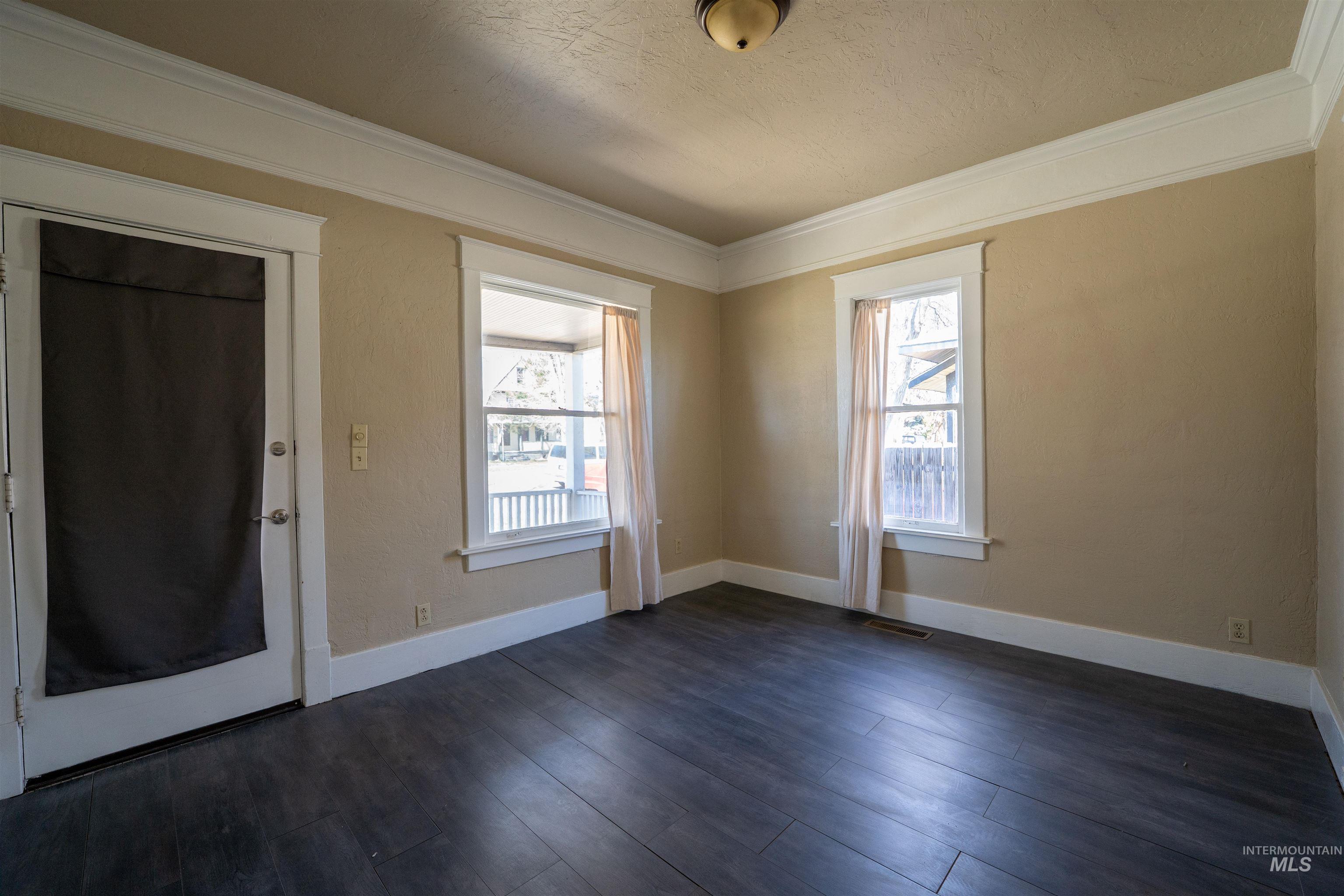 820 11th ave south, Nampa, Idaho 83651, 2 Bedrooms, 2 Bathrooms, Residential For Sale, Price $329,900, 98978757