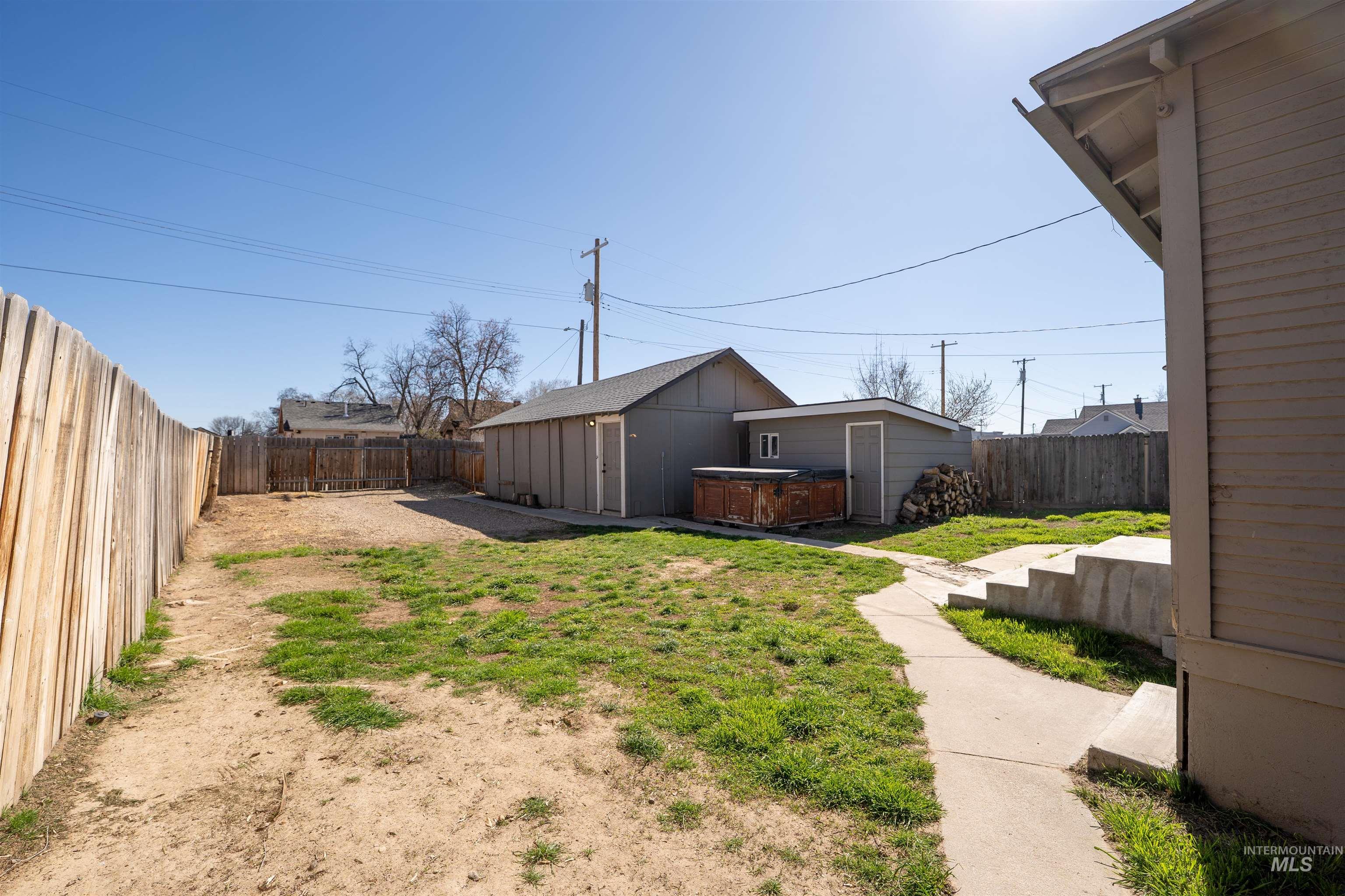 820 11th ave south, Nampa, Idaho 83651, 2 Bedrooms, 2 Bathrooms, Residential For Sale, Price $329,900, 98978757