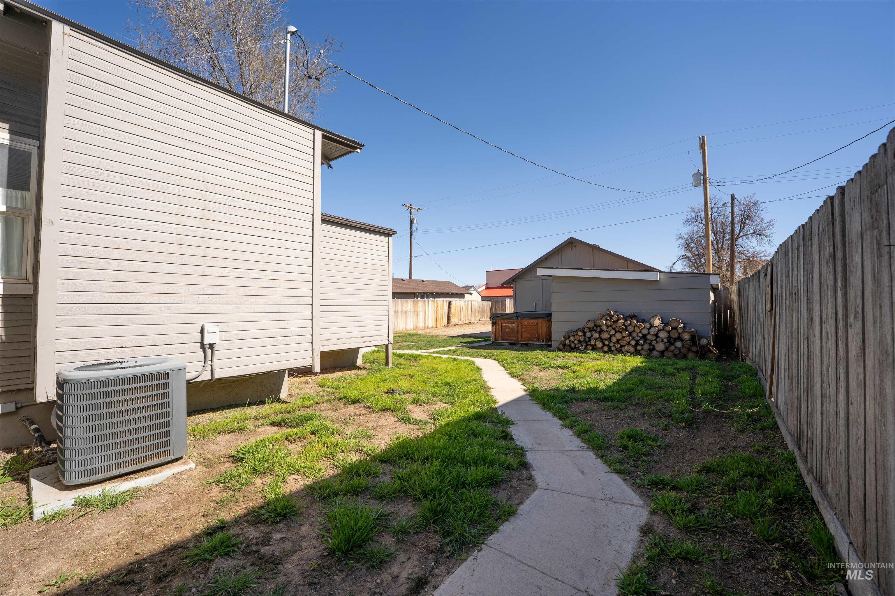 820 11th ave south, Nampa, Idaho 83651, 2 Bedrooms, 2 Bathrooms, Residential For Sale, Price $329,900, 98978757