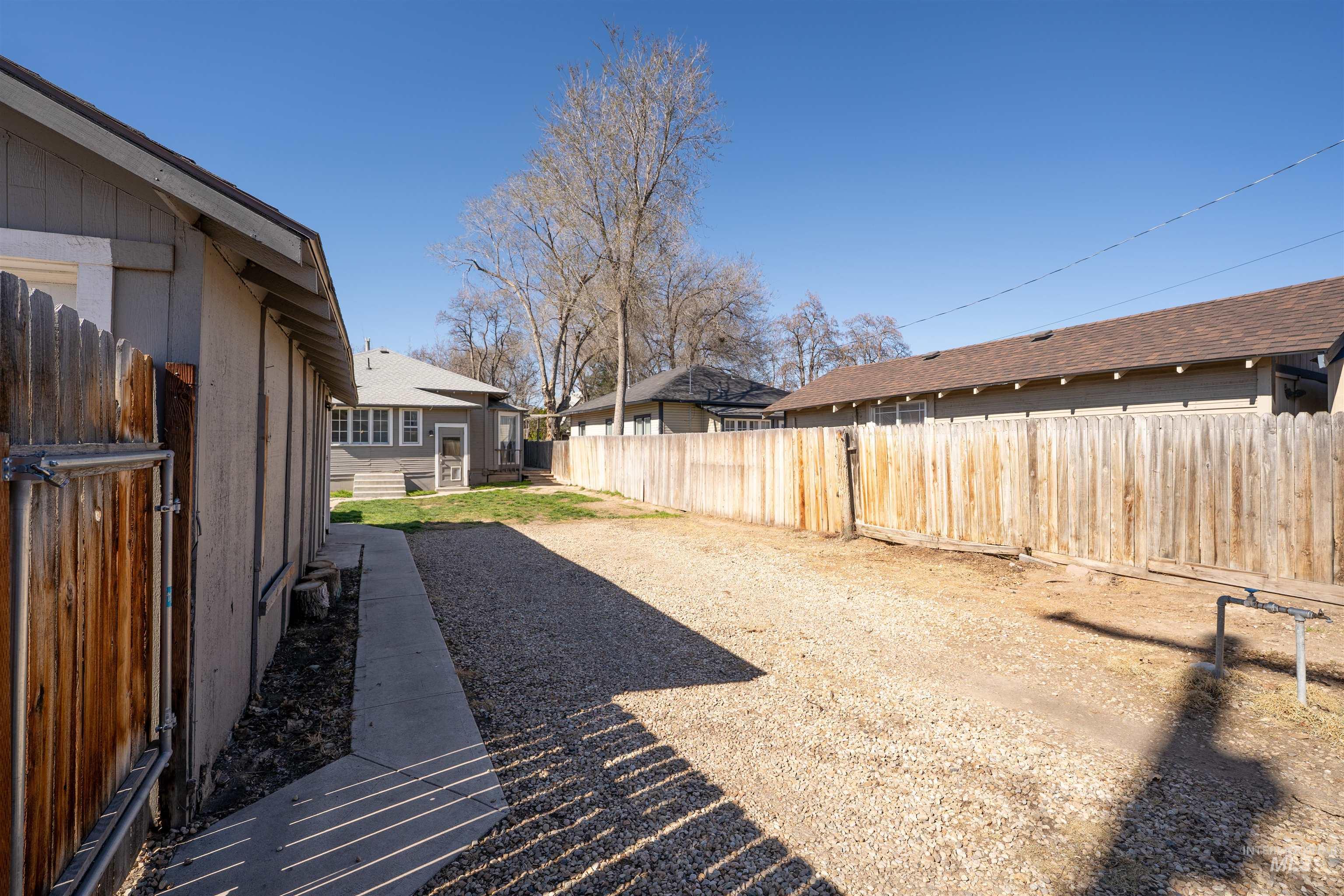 820 11th ave south, Nampa, Idaho 83651, 2 Bedrooms, 2 Bathrooms, Residential For Sale, Price $329,900, 98978757