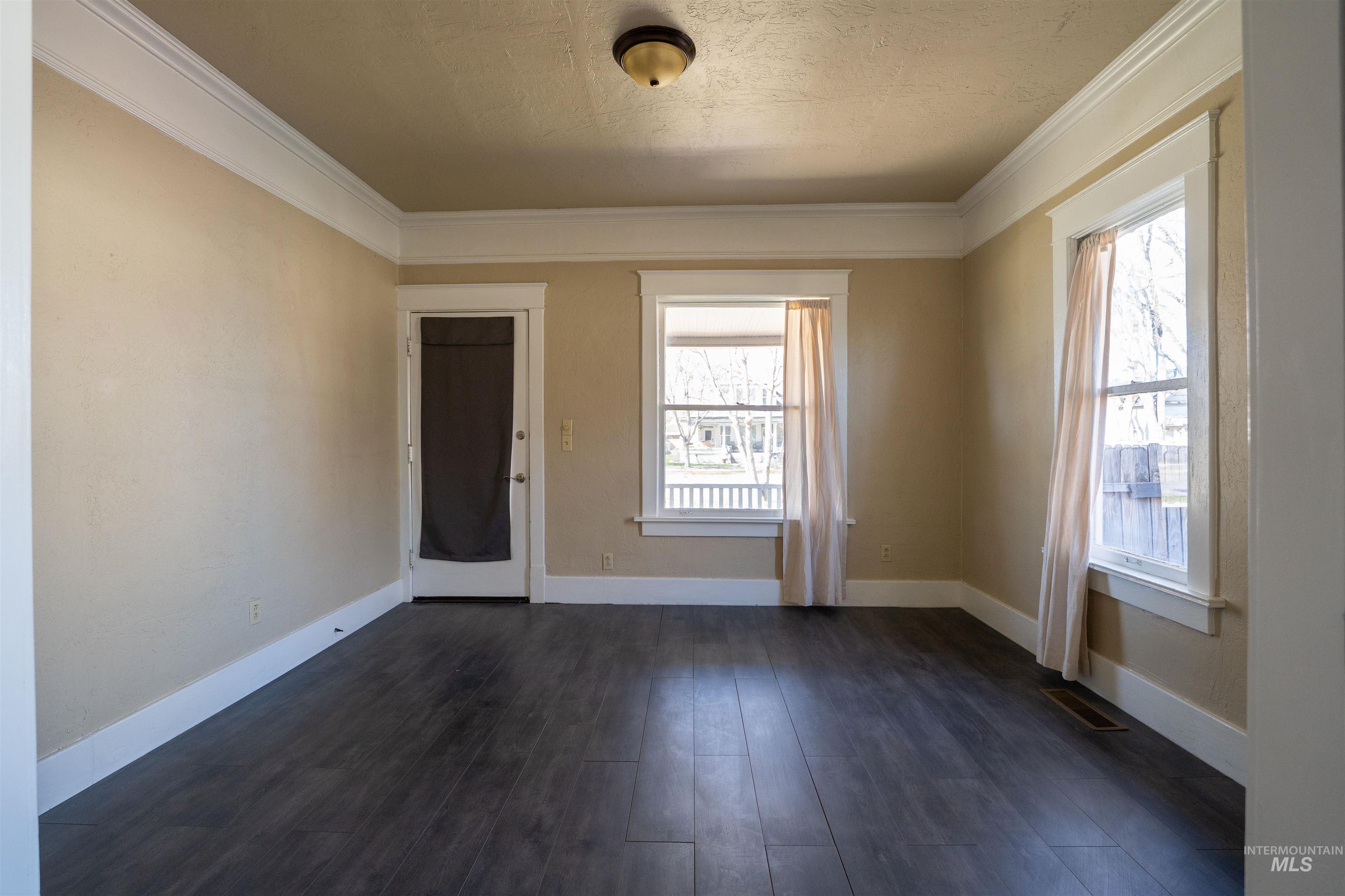 820 11th ave south, Nampa, Idaho 83651, 2 Bedrooms, 2 Bathrooms, Residential For Sale, Price $329,900, 98978757