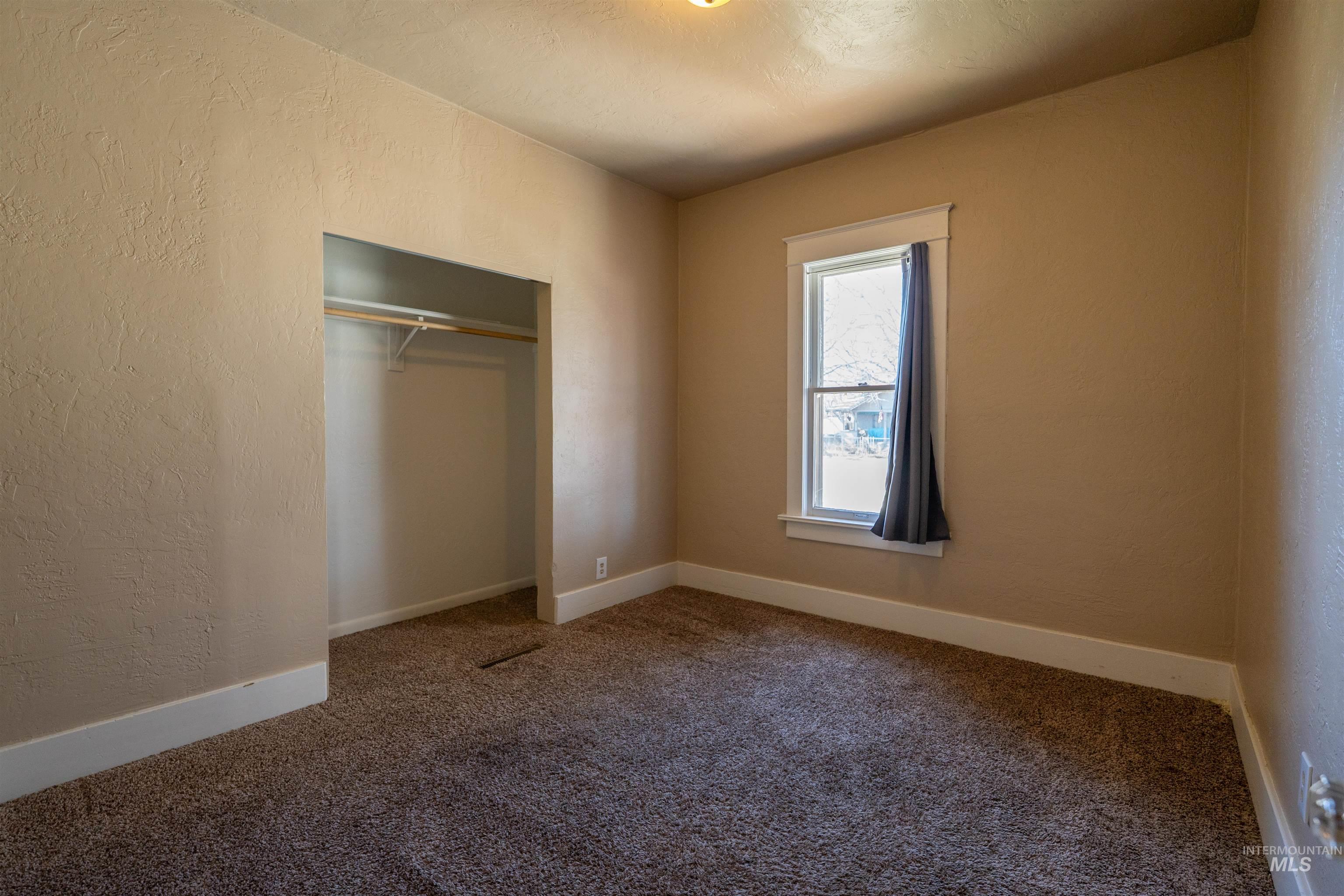 820 11th ave south, Nampa, Idaho 83651, 2 Bedrooms, 2 Bathrooms, Residential For Sale, Price $329,900, 98978757