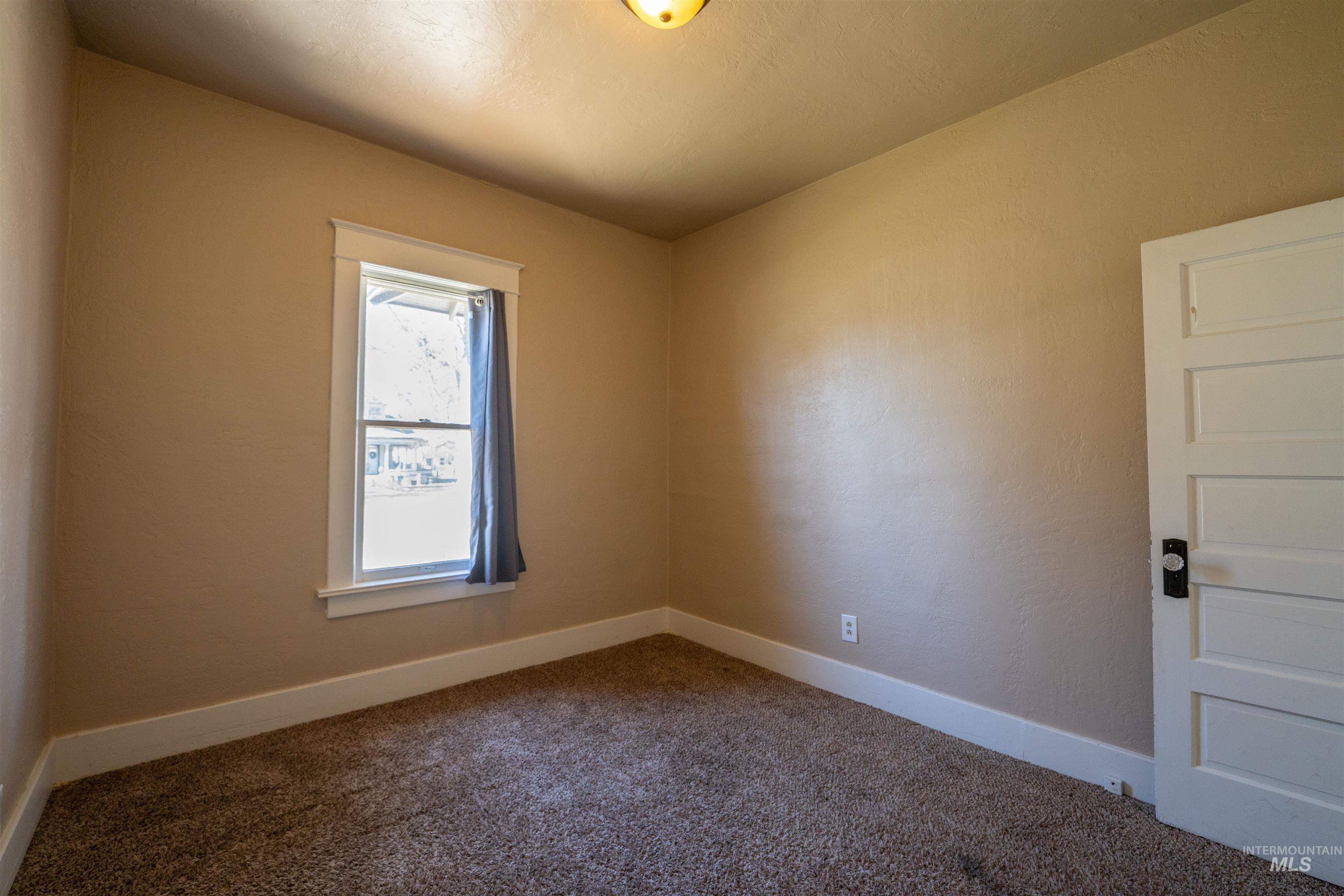 820 11th ave south, Nampa, Idaho 83651, 2 Bedrooms, 2 Bathrooms, Residential For Sale, Price $329,900, 98978757