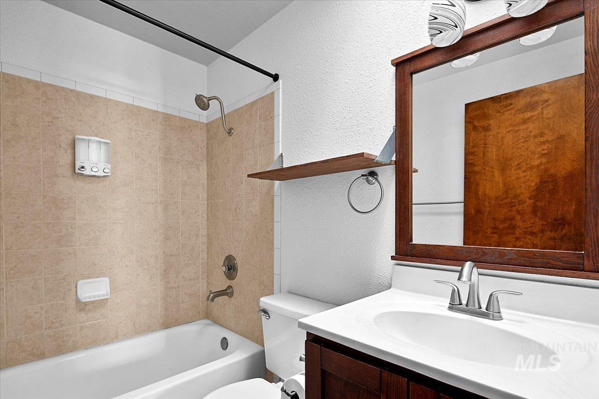 2719 N Aster Ave, Boise, Idaho 83704, 3 Bedrooms, 2 Bathrooms, Residential For Sale, Price $408,000, 98978758