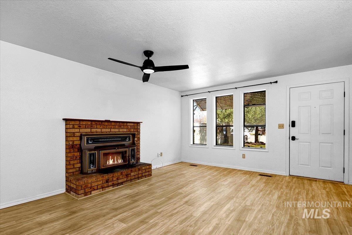 2719 N Aster Ave, Boise, Idaho 83704, 3 Bedrooms, 2 Bathrooms, Residential For Sale, Price $408,000, 98978758