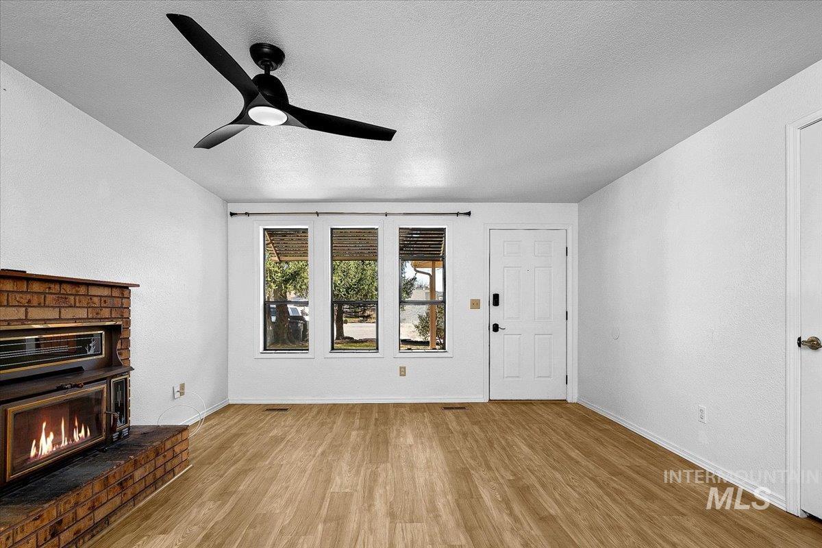 2719 N Aster Ave, Boise, Idaho 83704, 3 Bedrooms, 2 Bathrooms, Residential For Sale, Price $408,000, 98978758