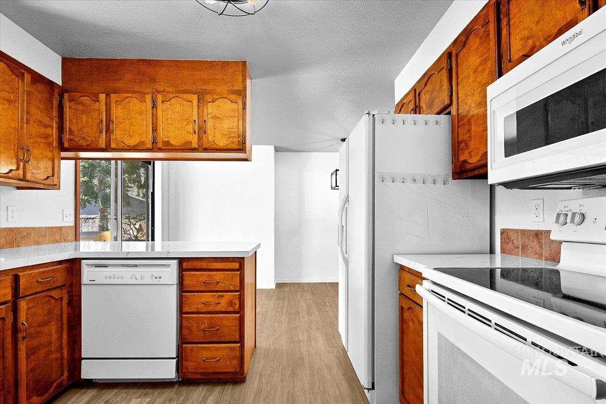 2719 N Aster Ave, Boise, Idaho 83704, 3 Bedrooms, 2 Bathrooms, Residential For Sale, Price $408,000, 98978758