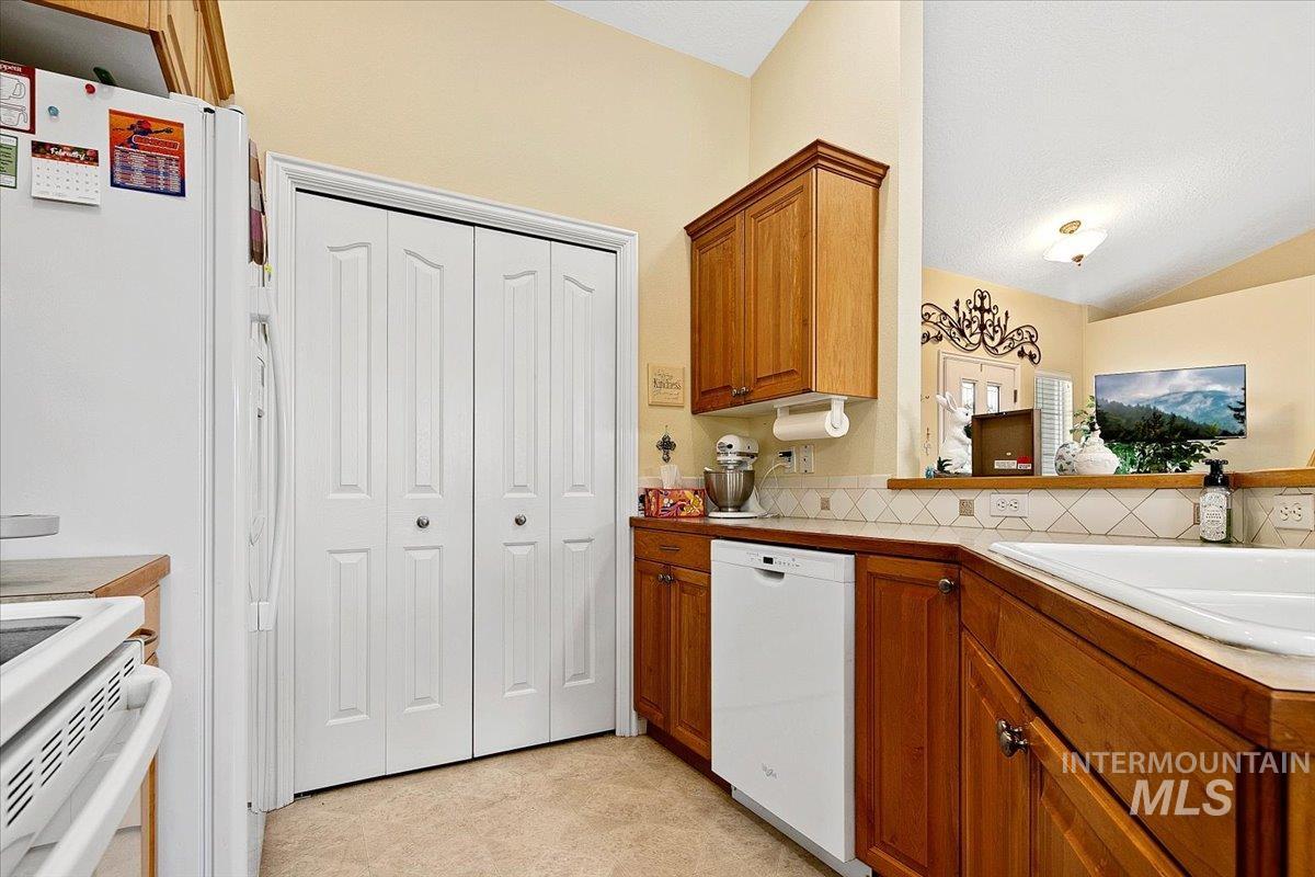 8133 W. Penny Ln., Garden City, Idaho 83714, 2 Bedrooms, 2.5 Bathrooms, Residential For Sale, Price $399,900, 98978763