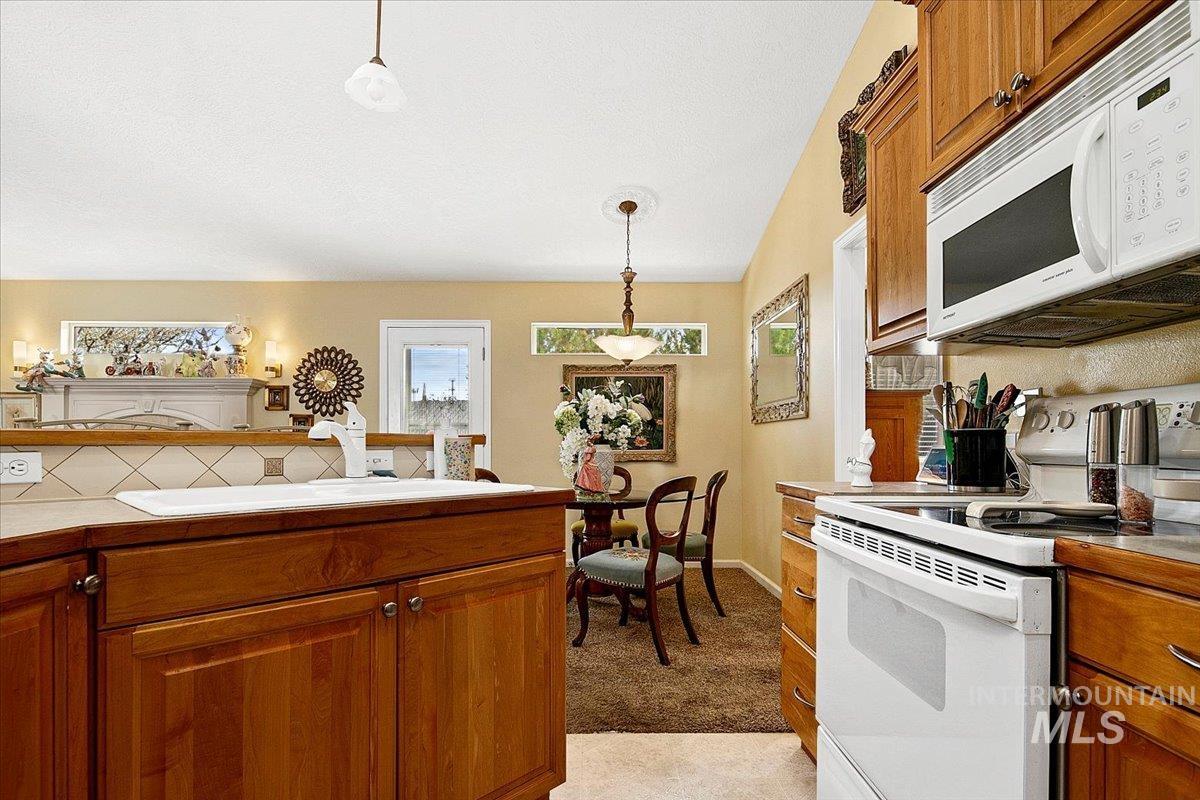 8133 W. Penny Ln., Garden City, Idaho 83714, 2 Bedrooms, 2.5 Bathrooms, Residential For Sale, Price $399,900, 98978763