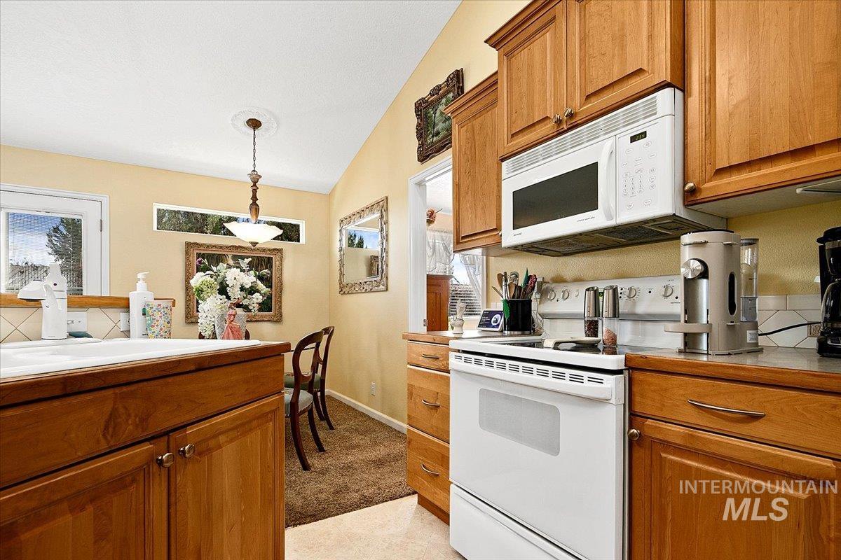 8133 W. Penny Ln., Garden City, Idaho 83714, 2 Bedrooms, 2.5 Bathrooms, Residential For Sale, Price $399,900, 98978763